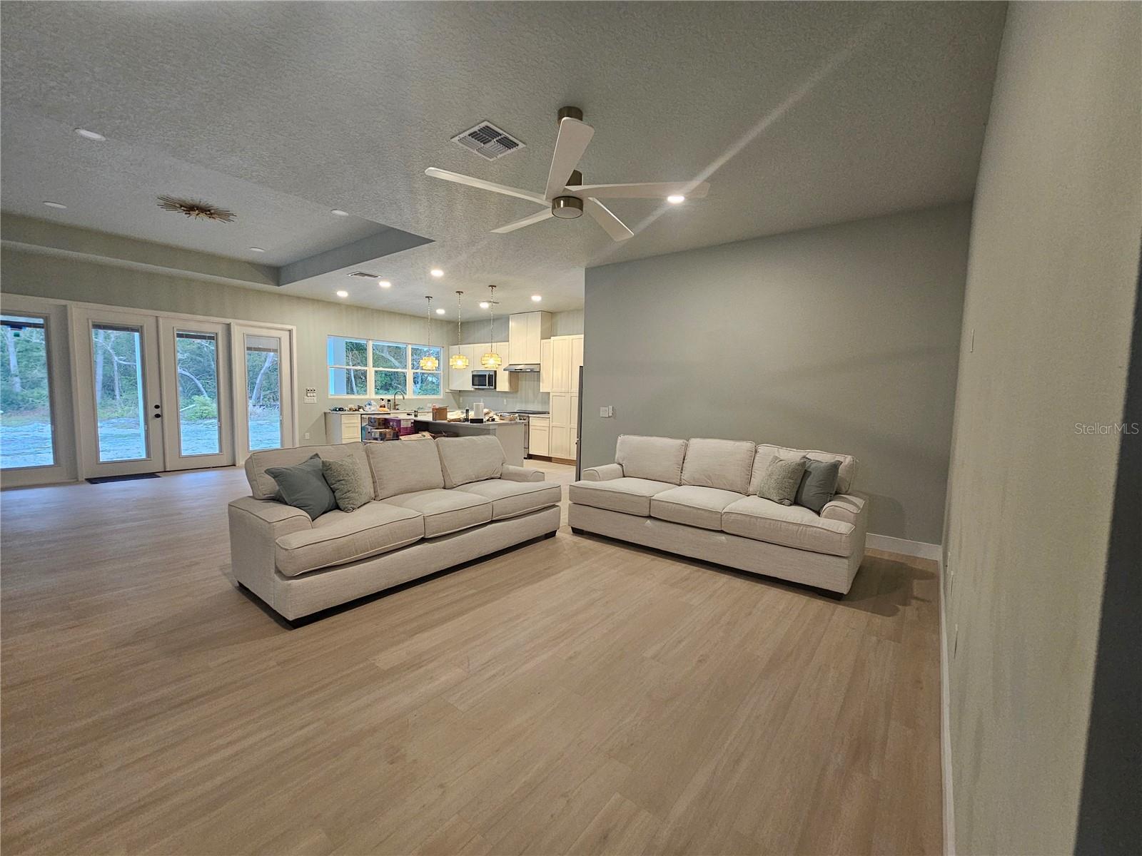 DUPONT LAKE ESTATES SUB 572 - Residential