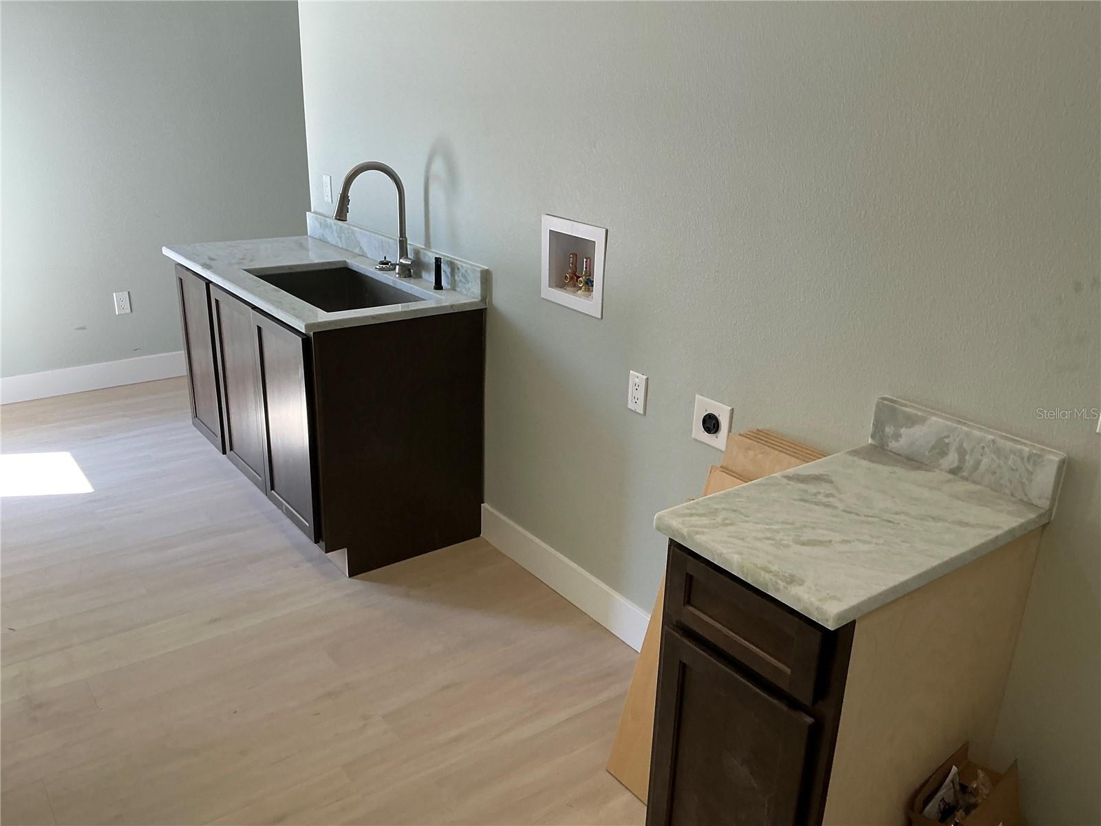 DUPONT LAKE ESTATES SUB 572 - Residential