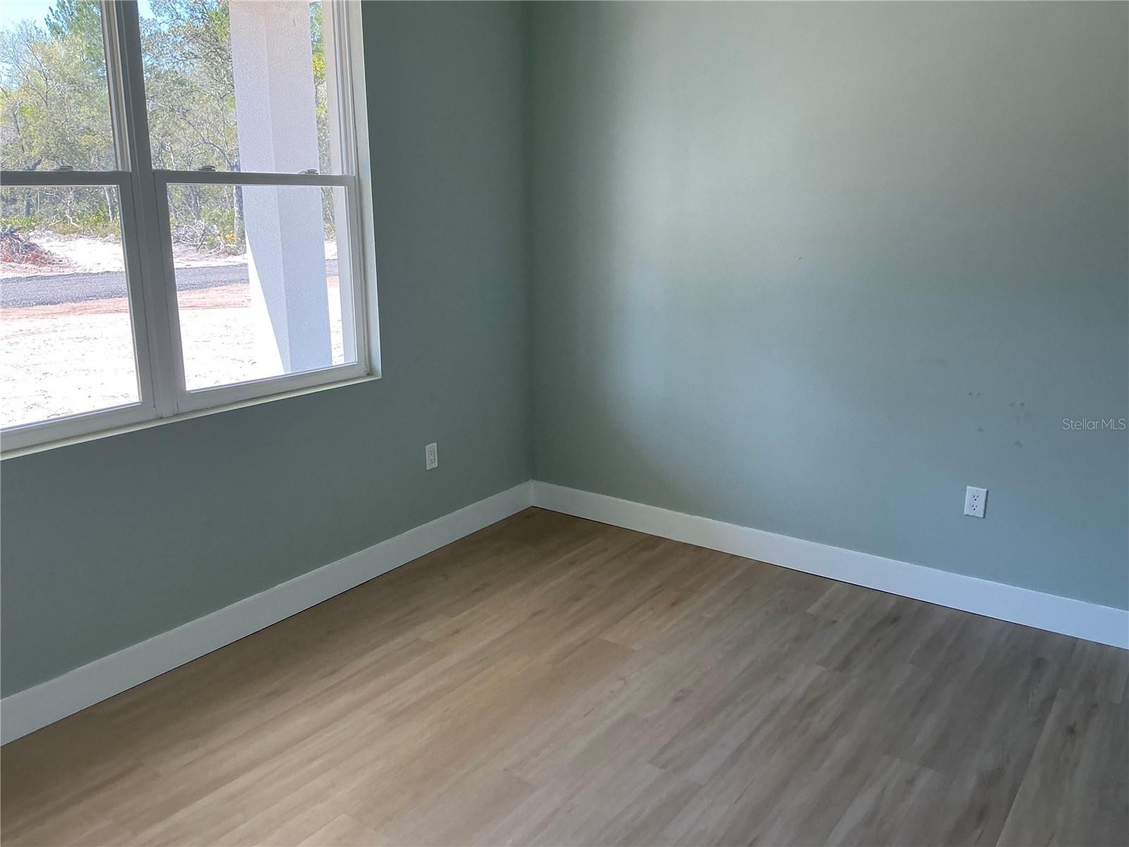 DUPONT LAKE ESTATES SUB 572 - Residential