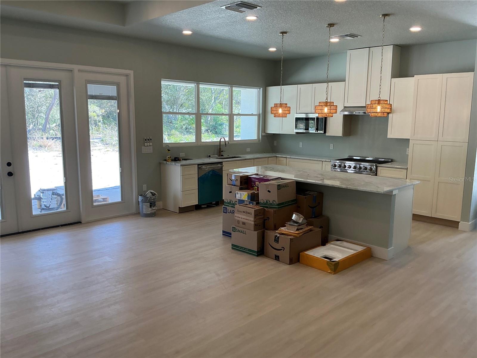 DUPONT LAKE ESTATES SUB 572 - Residential