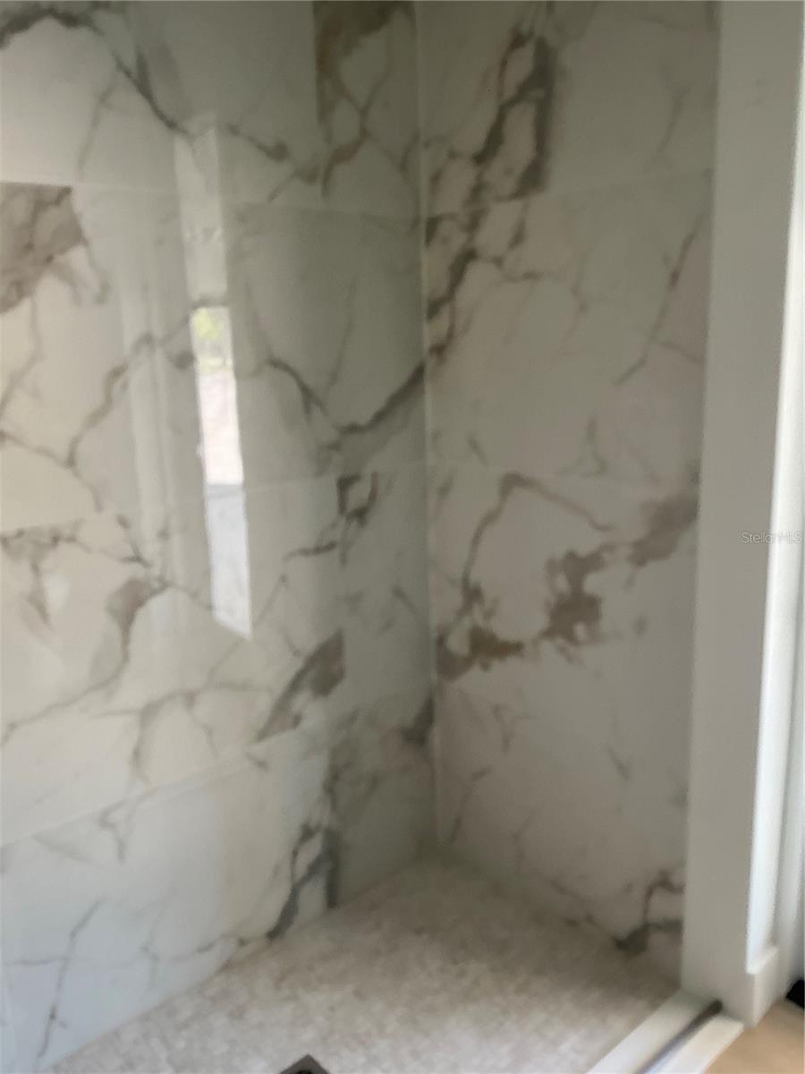 DUPONT LAKE ESTATES SUB 572 - Residential