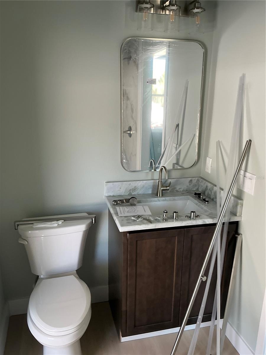 DUPONT LAKE ESTATES SUB 572 - Residential