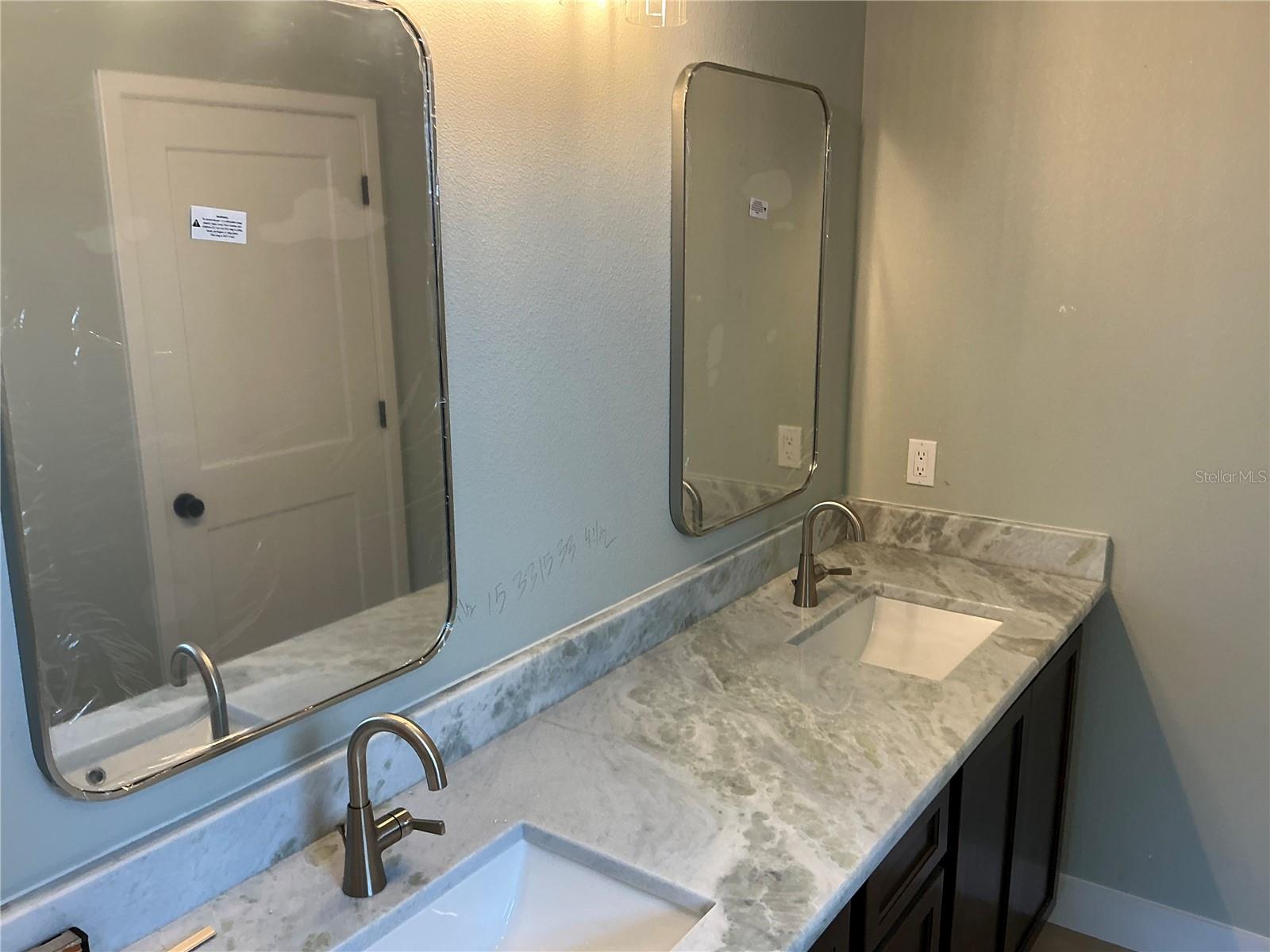 DUPONT LAKE ESTATES SUB 572 - Residential