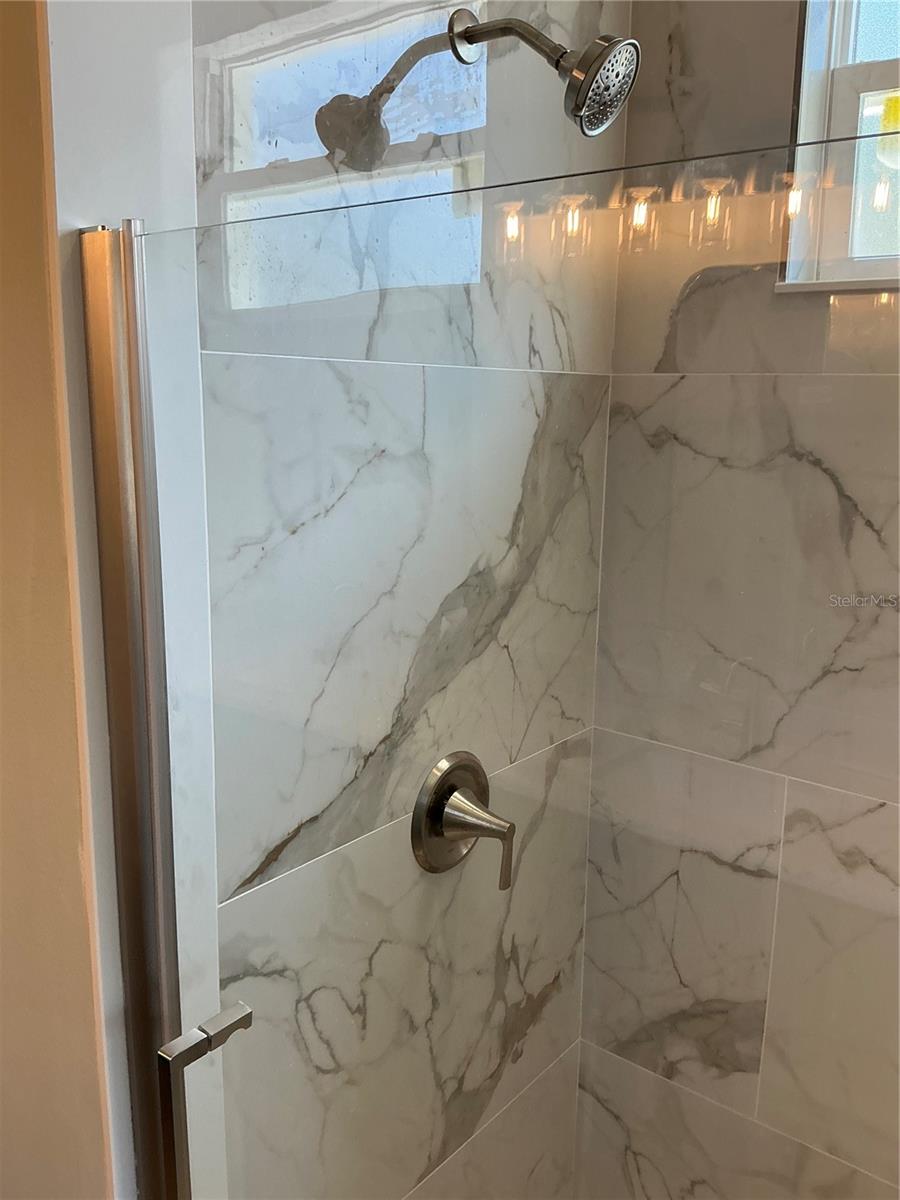 DUPONT LAKE ESTATES SUB 572 - Residential