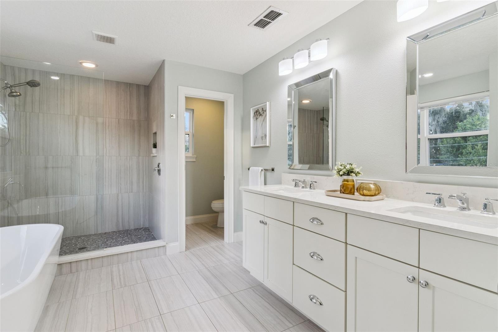 LAKE CONWAY ESTATES - Residential