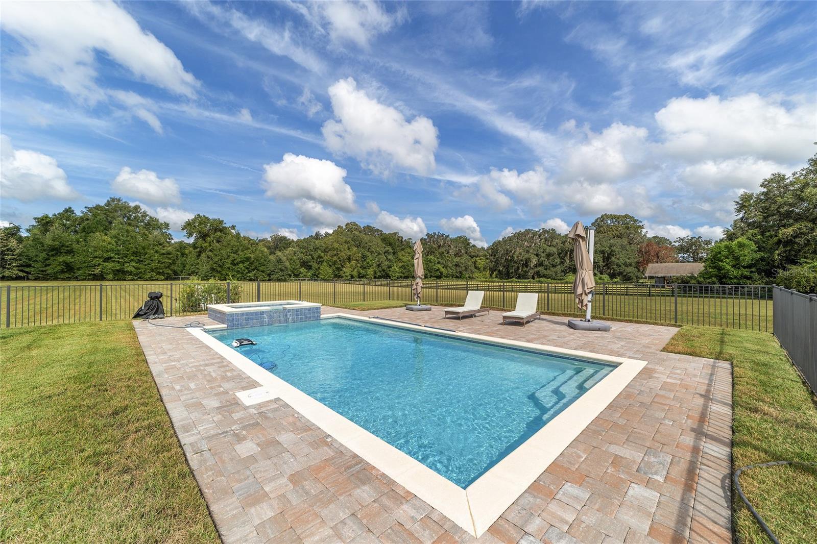 RED OAK ESTATES - Residential