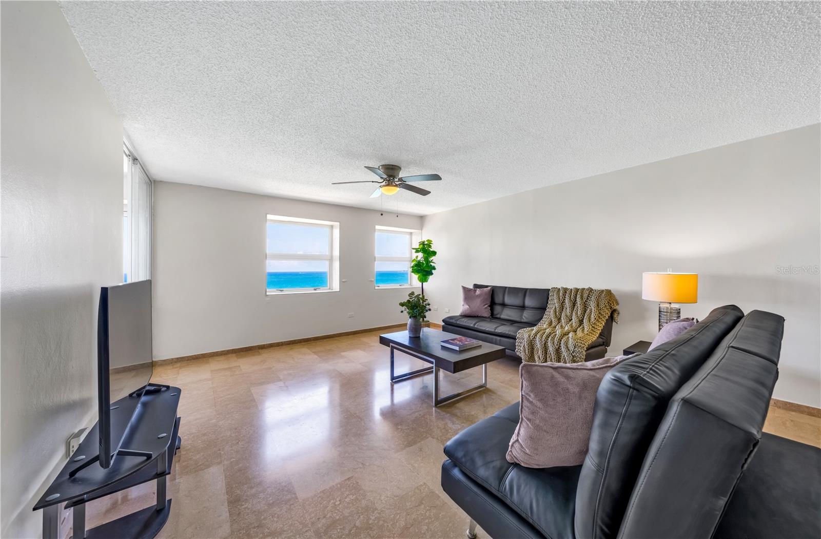 ISLA VERDE - Residential