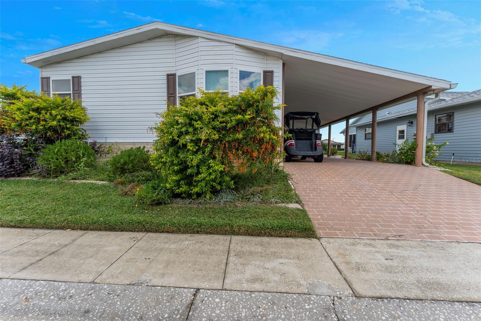 Now is your chance to live in the very popular golf community of Highland Fairways . . . at a much lower cost. IT IS PRICED TO SELL. Roof was installed in 2020 and a new A/C in 2021 - two very big items that you don't have to worry about. It backs to a beautiful golf course and has lots of rooms and space. You make the decision - do you want this particular room as an office, card room, crafts, storage? The choices are endless. Not often do you find a wet bar in this size home, but you'll find one here! This home is well worth looking at. The owners know it needs a bit of work and priced it accordingly.