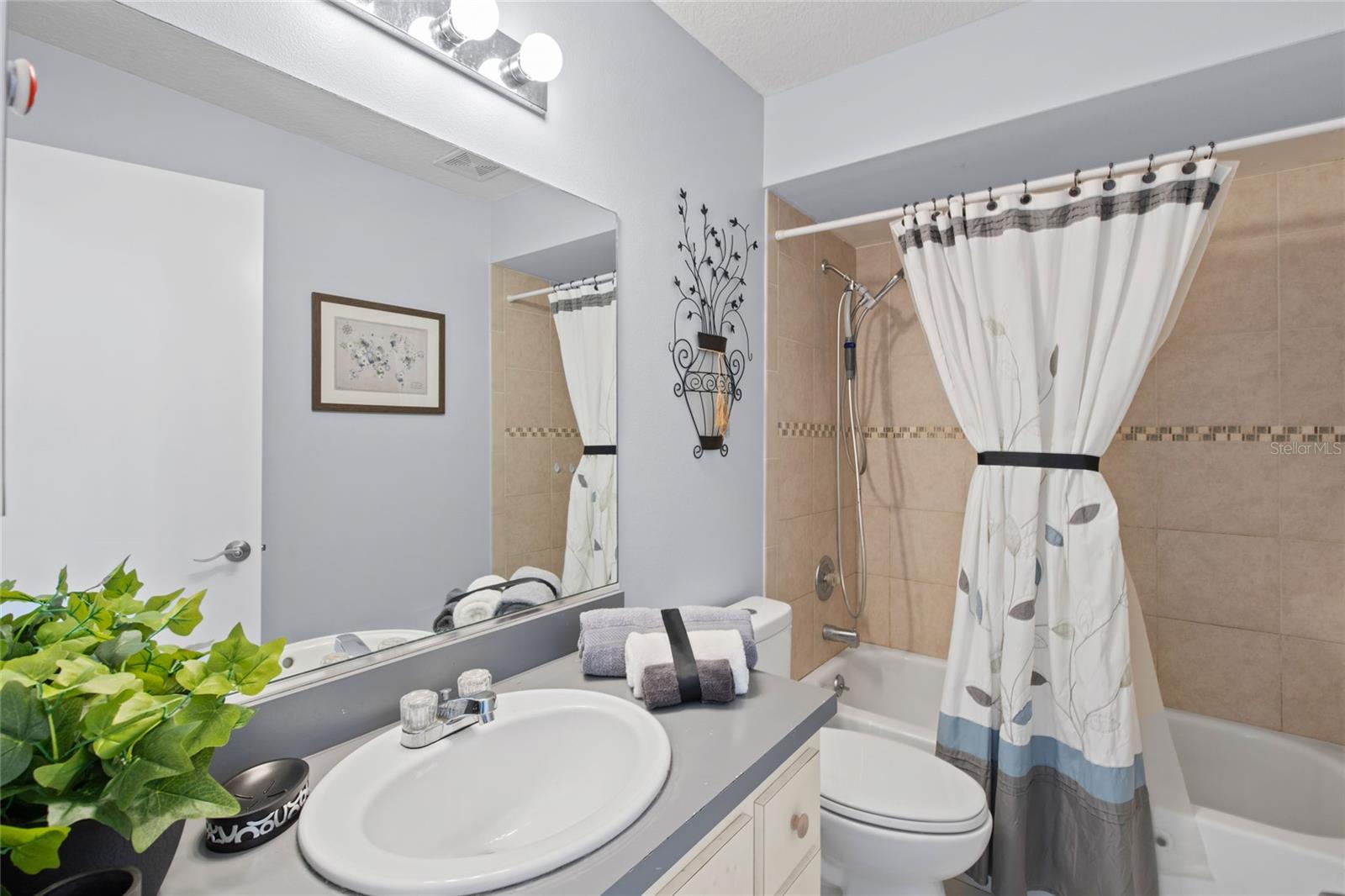 COUNTRYSIDE ESTATE - Residential