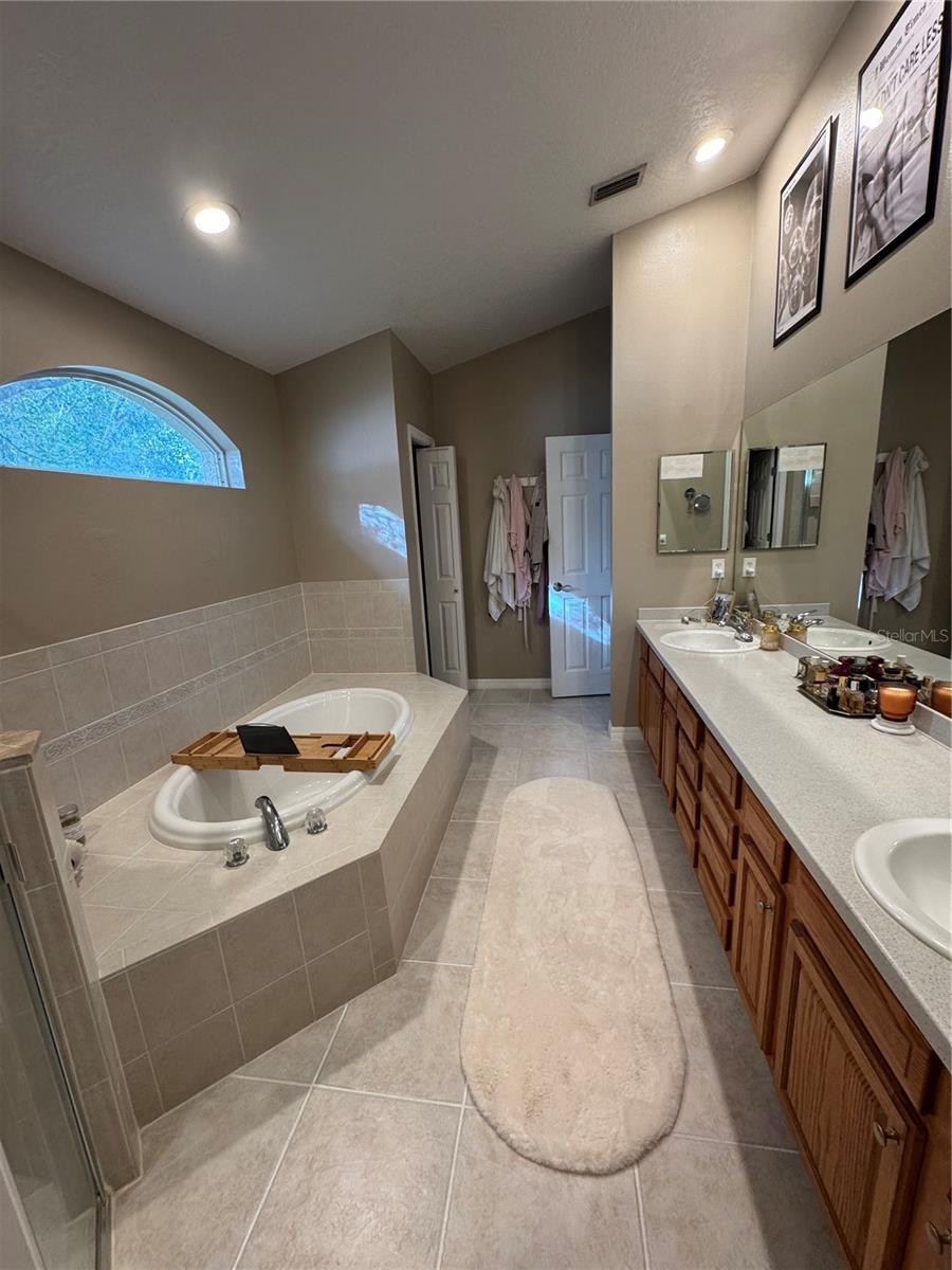 LAKE ST CHARLES UNIT 9 - Residential Lease