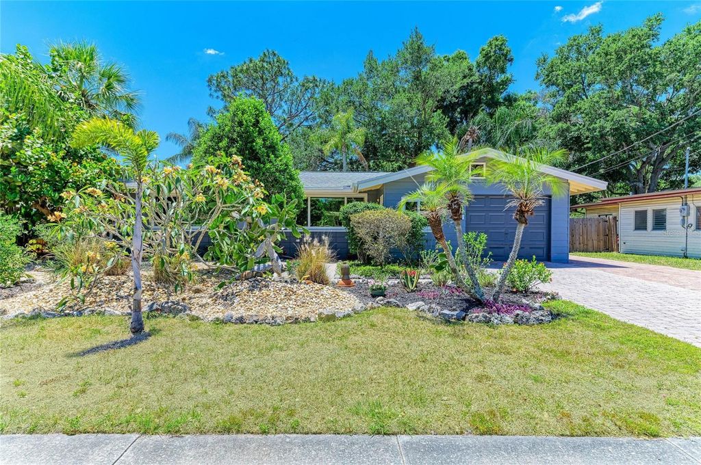 Photo of 2616 Wood Street, Sarasota, FL 34237 (MLS # A4691919)