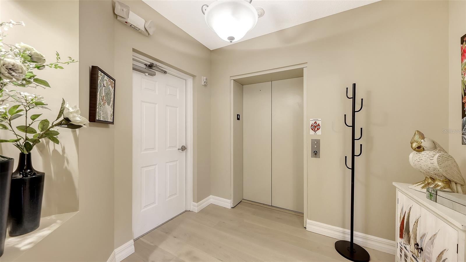 3621 NORTH POINT ROAD 403, OSPREY, FL, 34229 3 3621 NORTH POINT ROAD 403