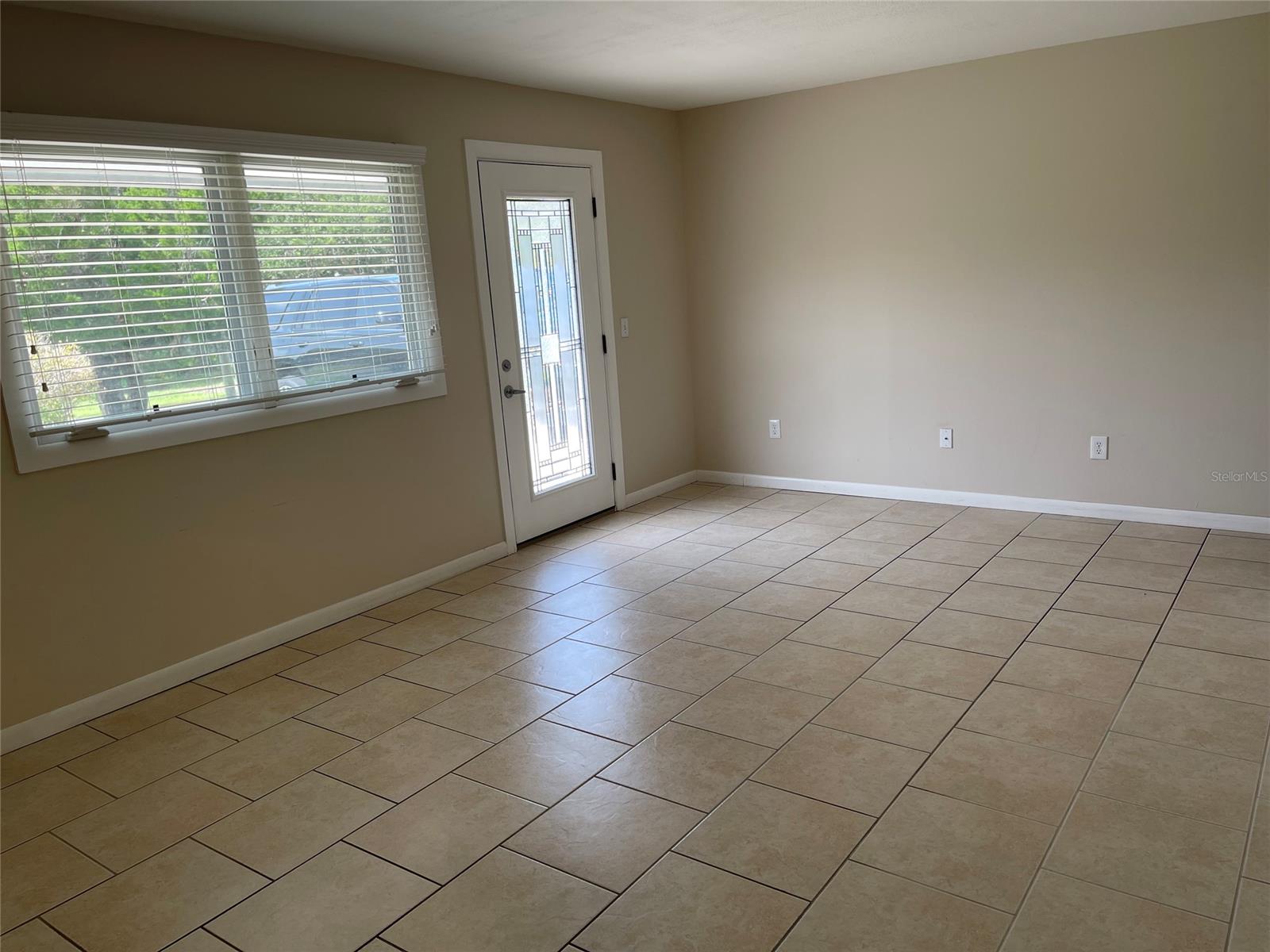 4513 Saxon DRIVE