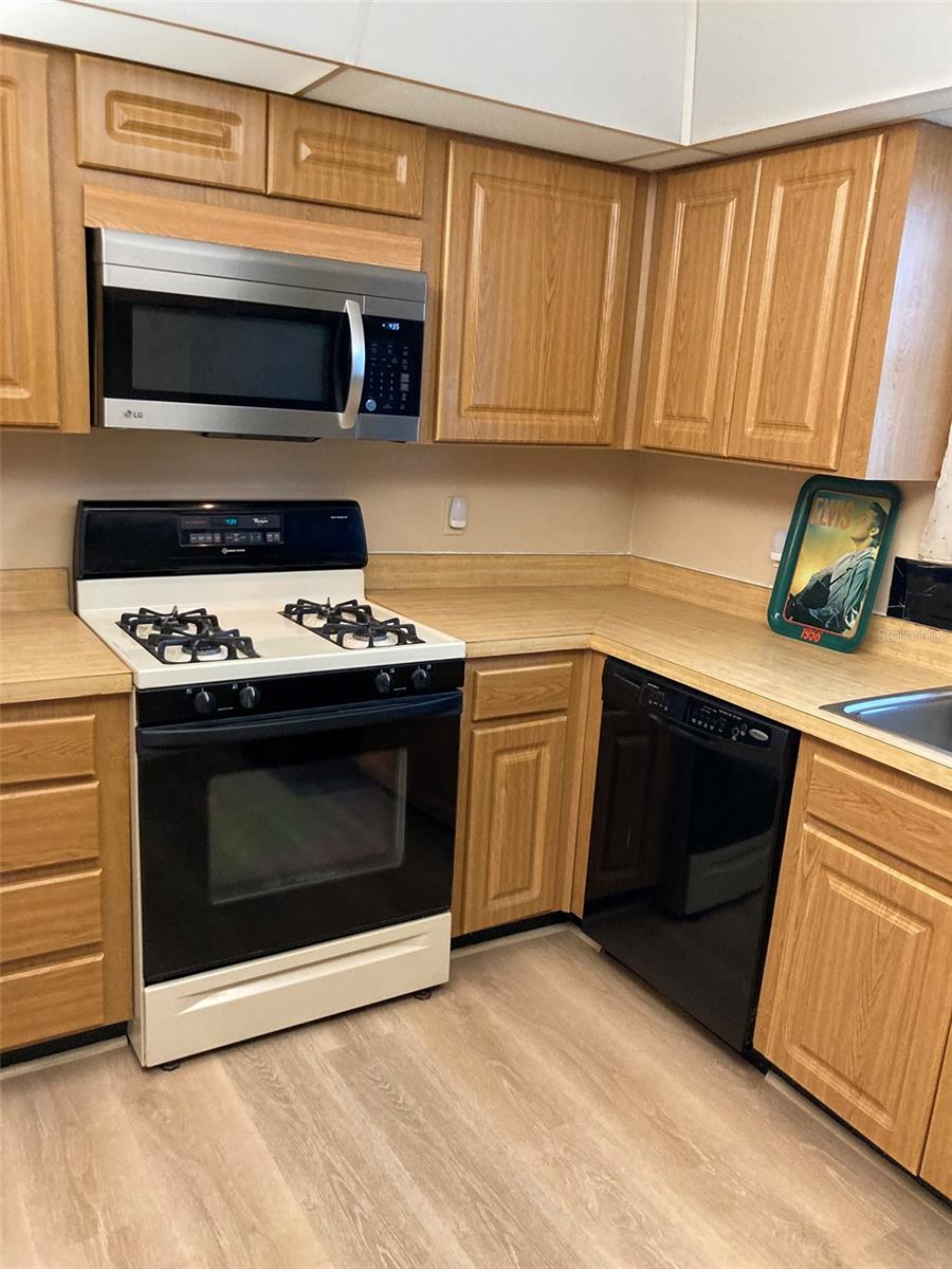 FIVE TOWNS OF ST PETE - Residential