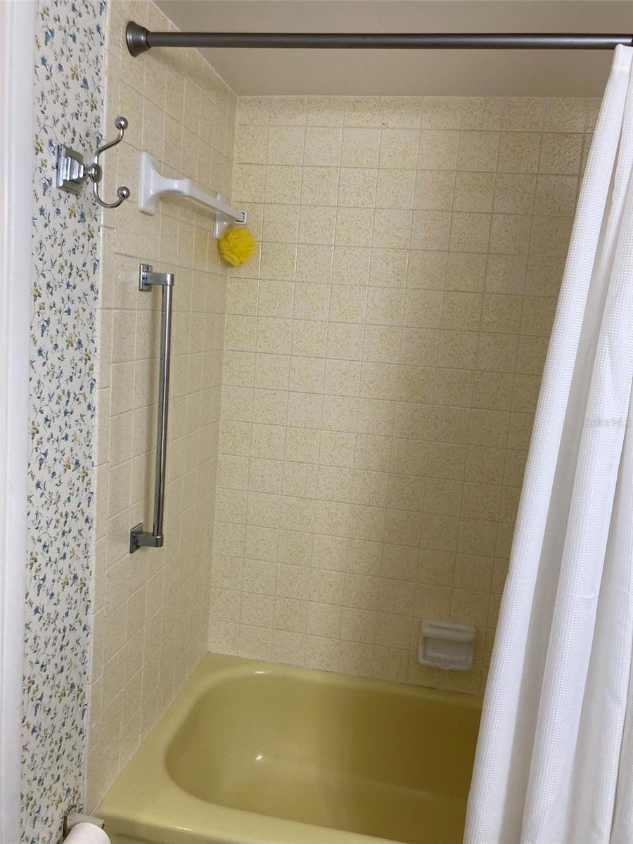 FIVE TOWNS OF ST PETE - Residential