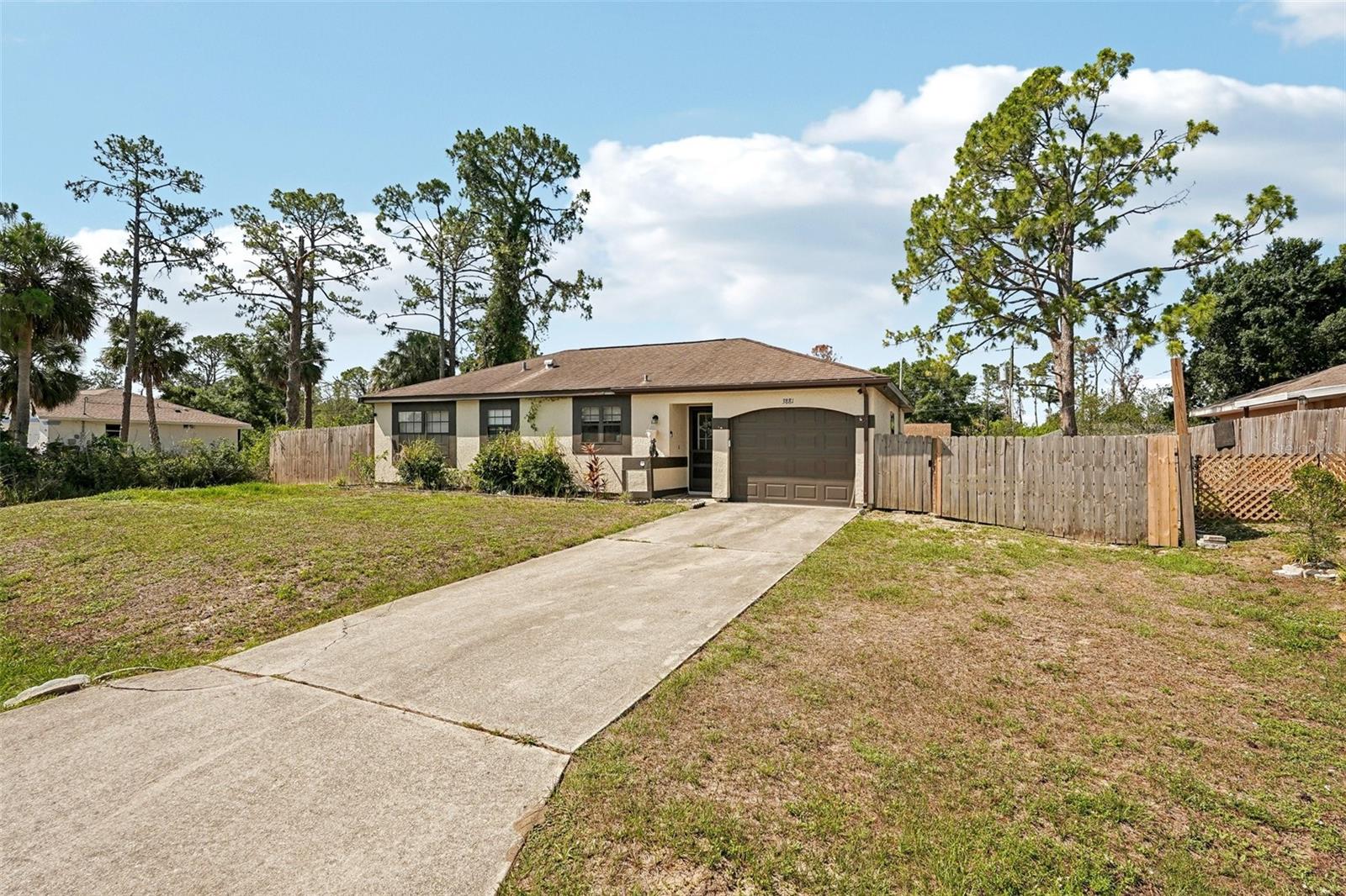 3881 HOLIN LN