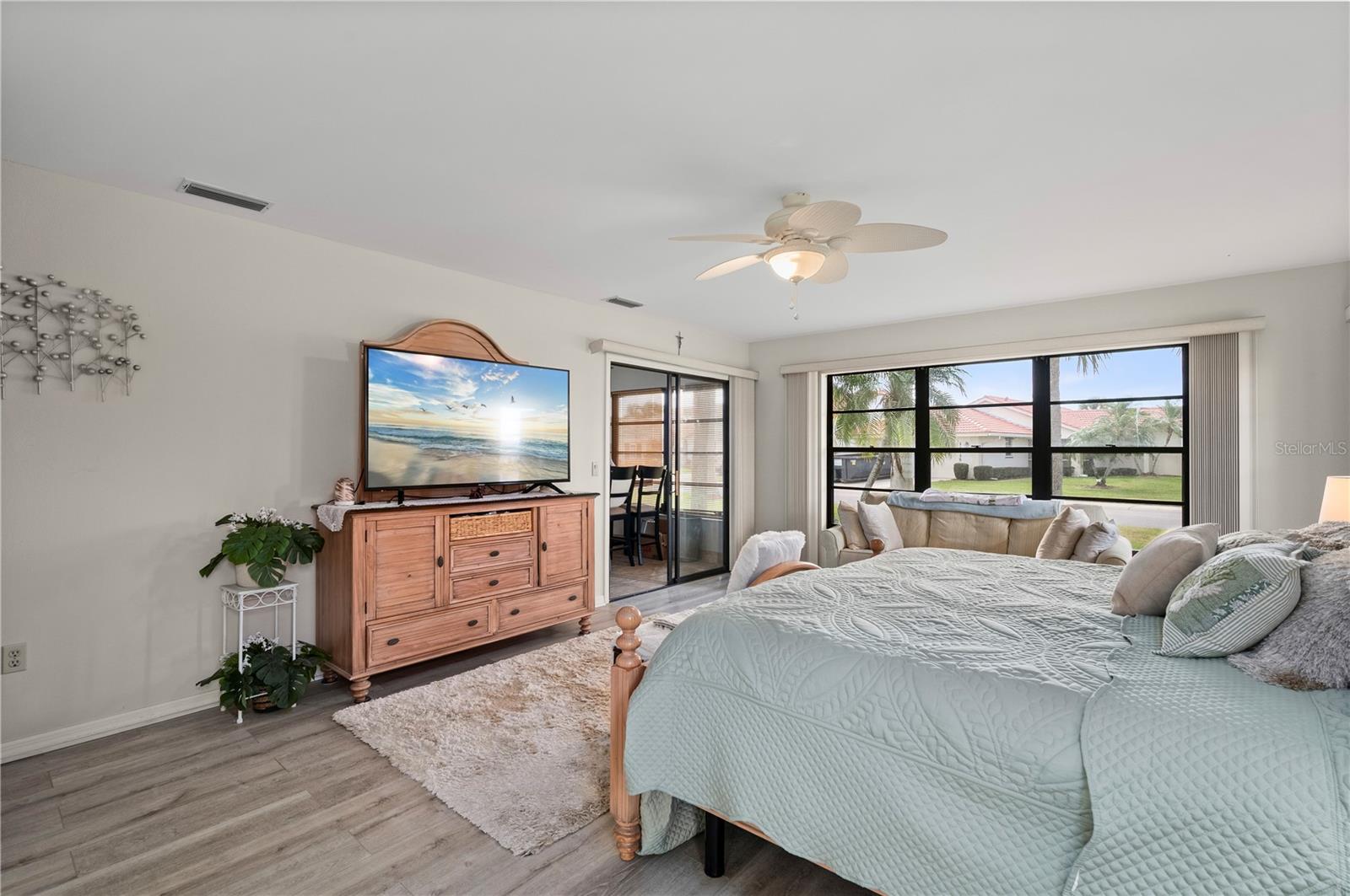 KINGSWAY GOLF VILLAS - Residential