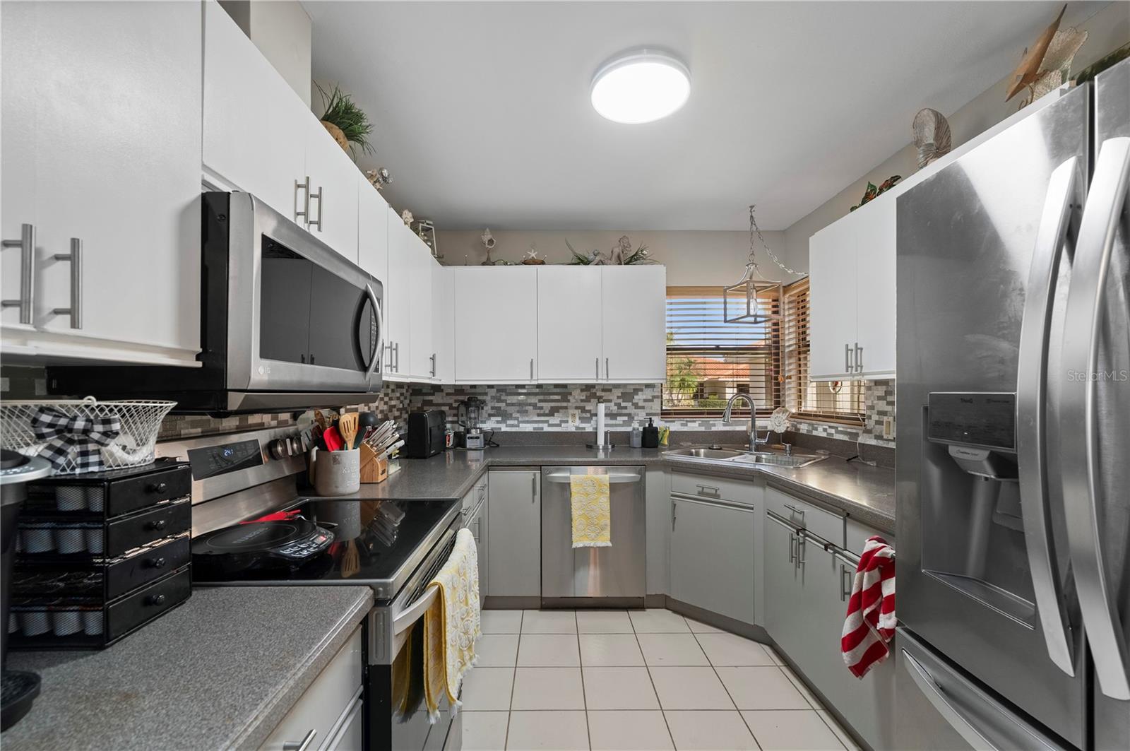 KINGSWAY GOLF VILLAS - Residential