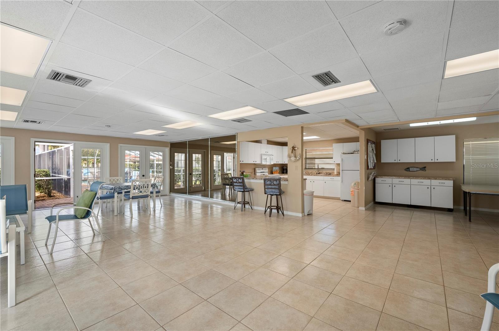 KINGSWAY GOLF VILLAS - Residential