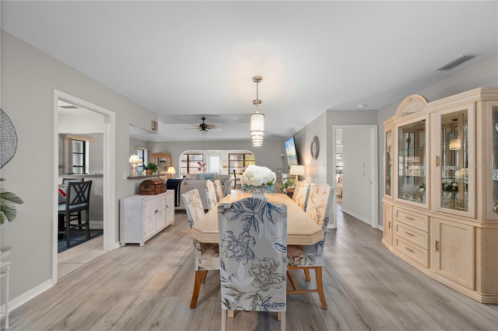 KINGSWAY GOLF VILLAS - Residential