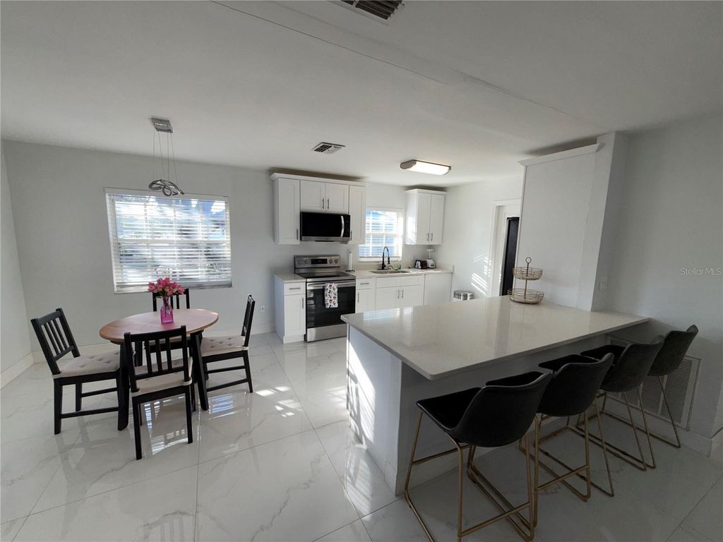 Photo of 801 North Boulevard W, Davenport, FL 33837 (MLS # O6381033)