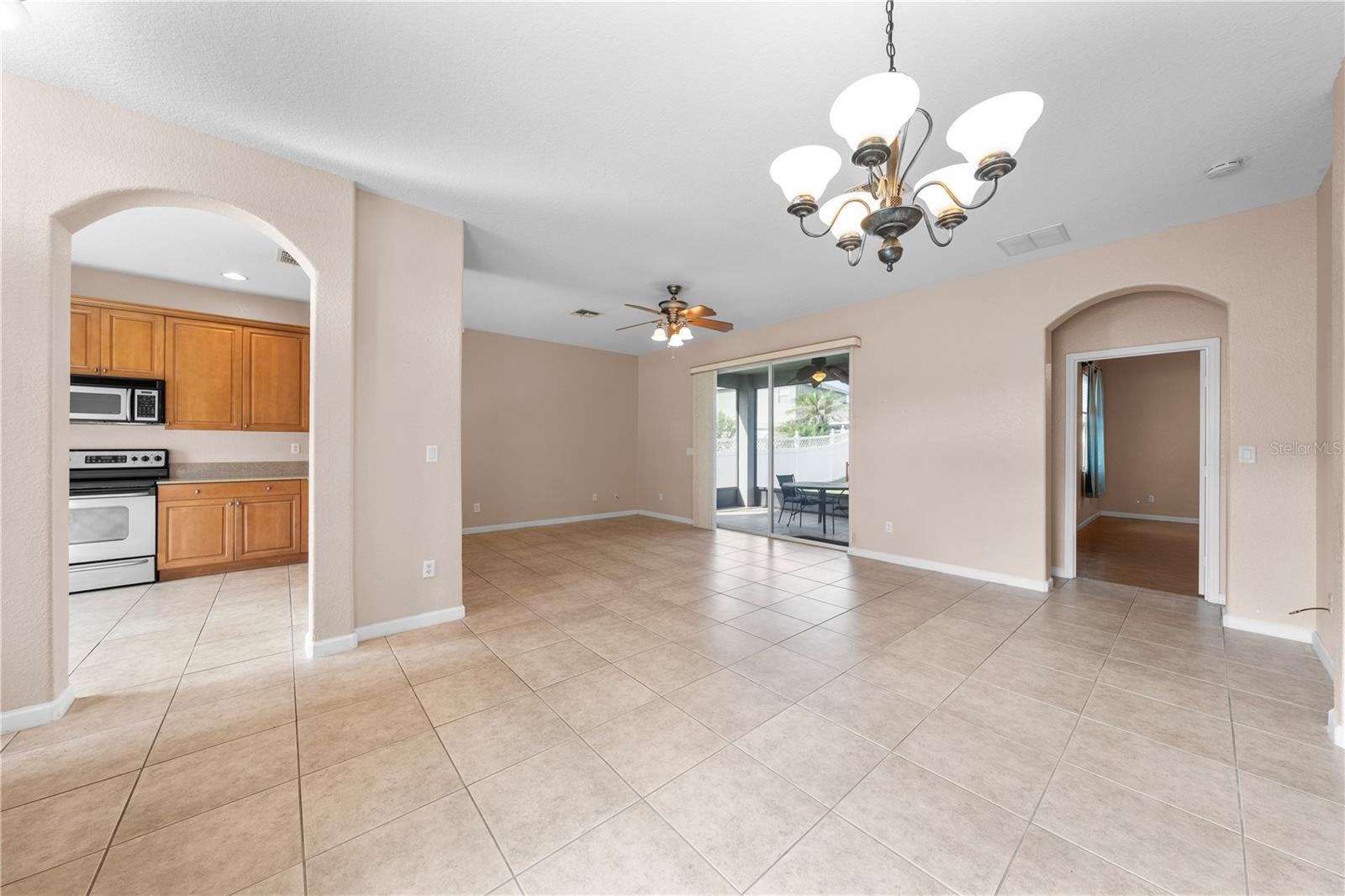 2975 WHITE CEDAR CIR