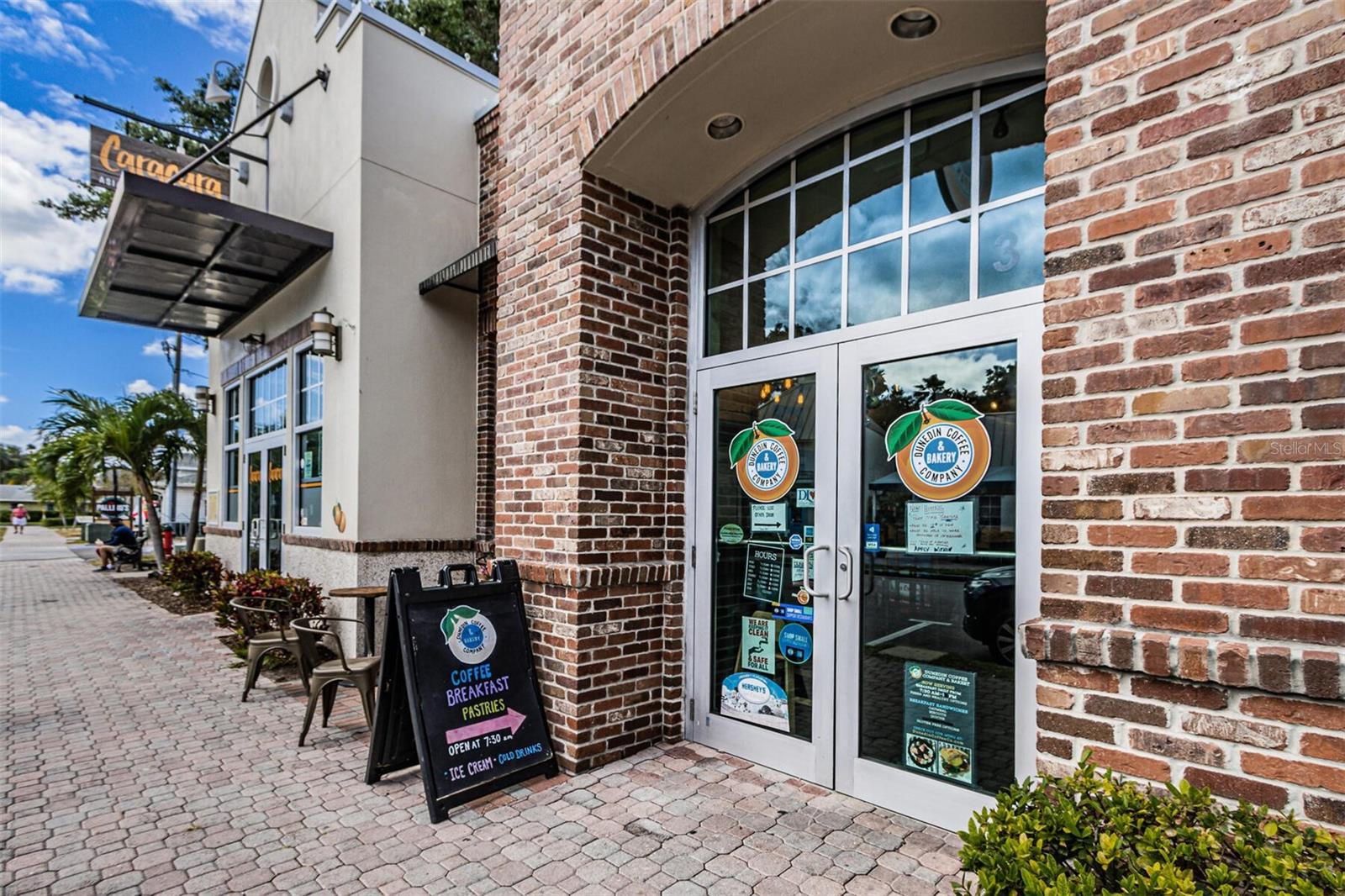 SHADOW LAWN - Residential