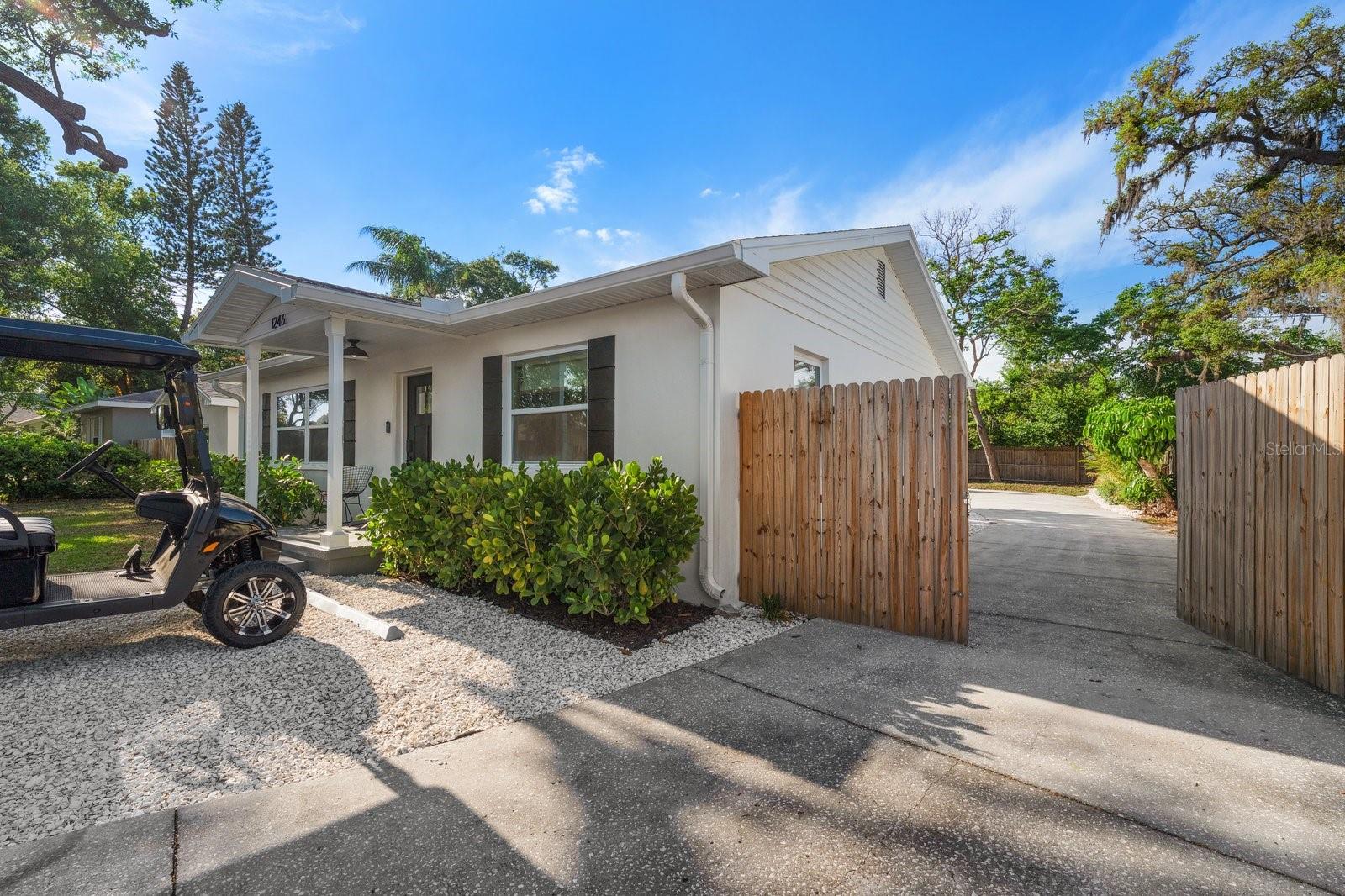 SHADOW LAWN - Residential