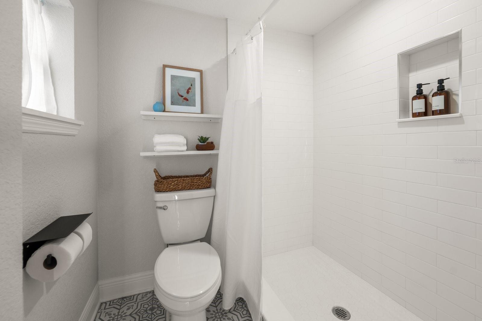 SHADOW LAWN - Residential