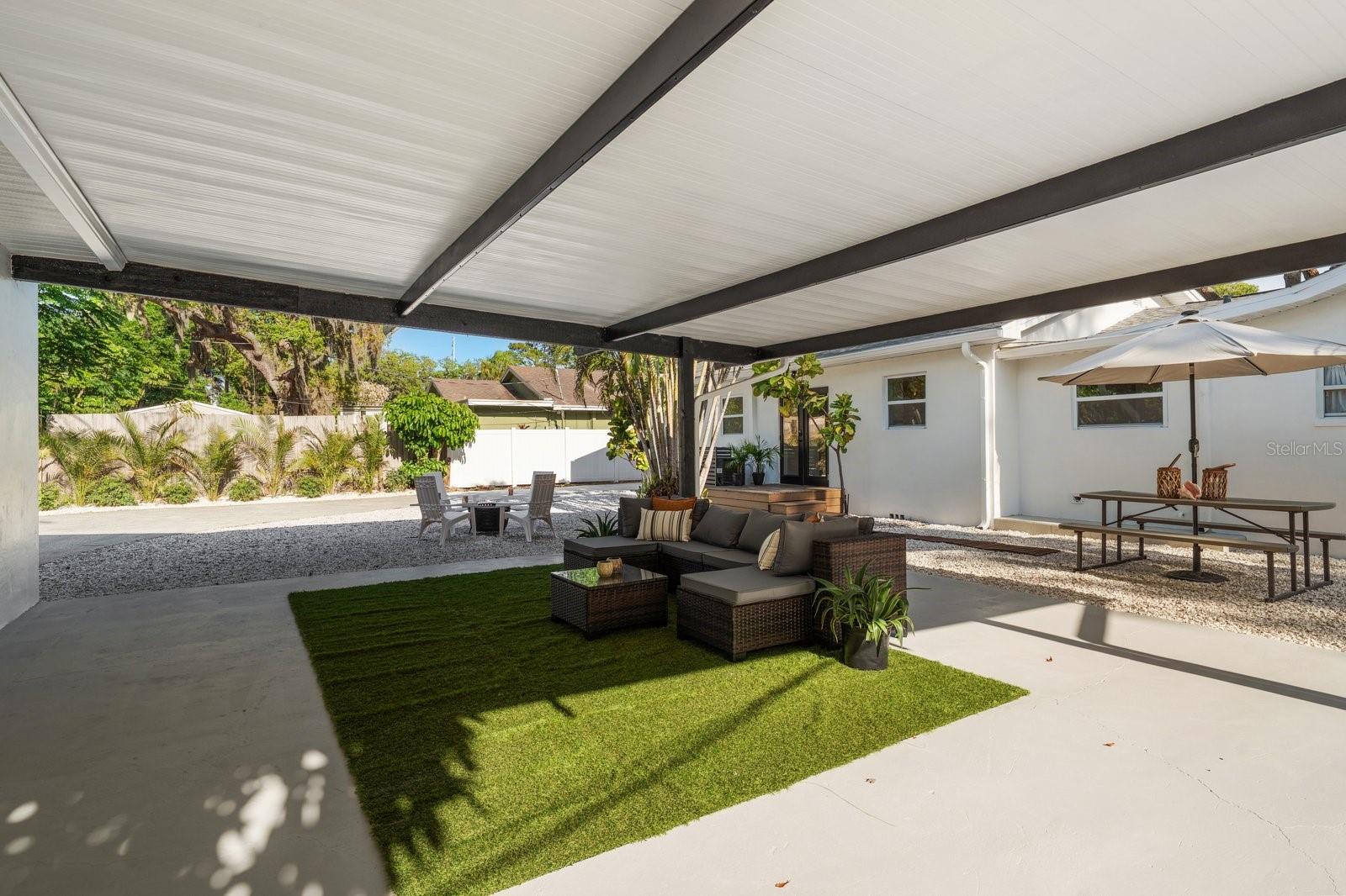 SHADOW LAWN - Residential