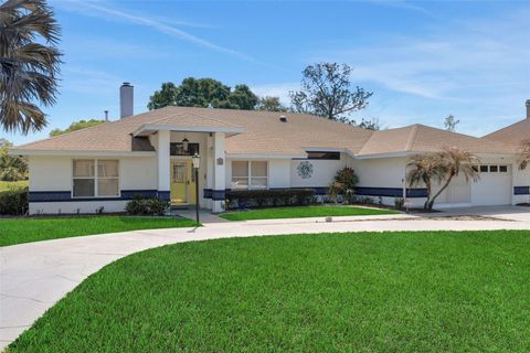 Photo of 2984 Plantation Road, Winter Haven, FL 33884 (MLS # P4938154)