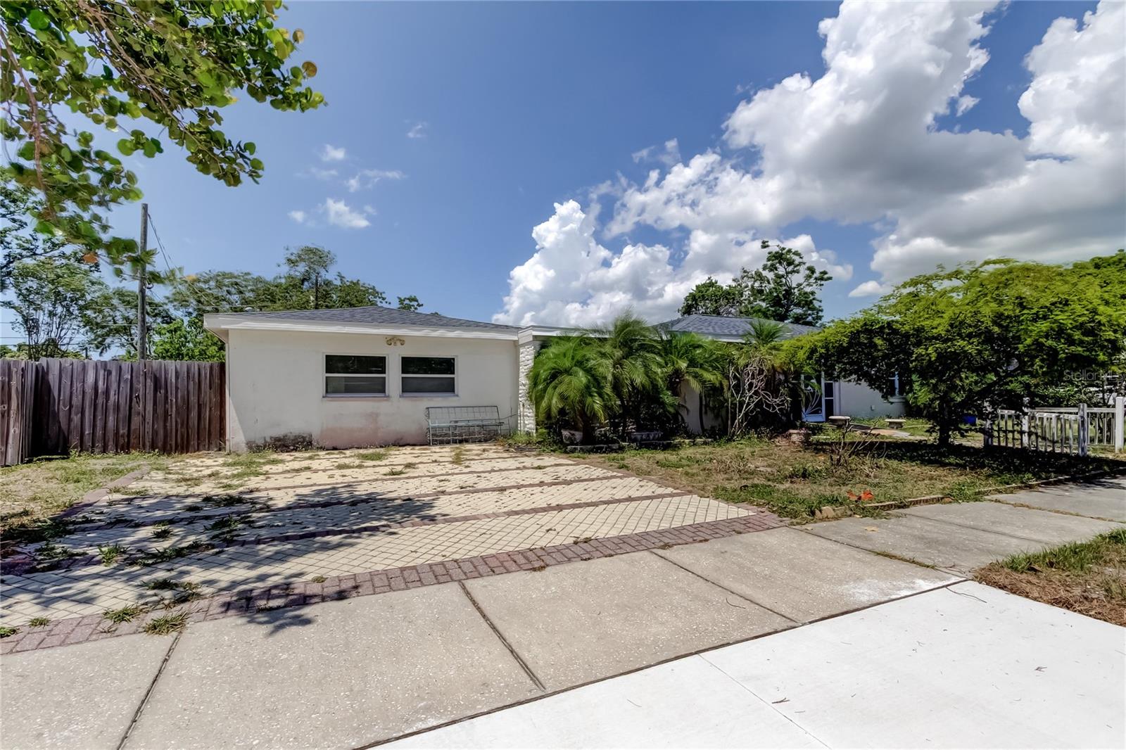 1242 BERMUDA STREET