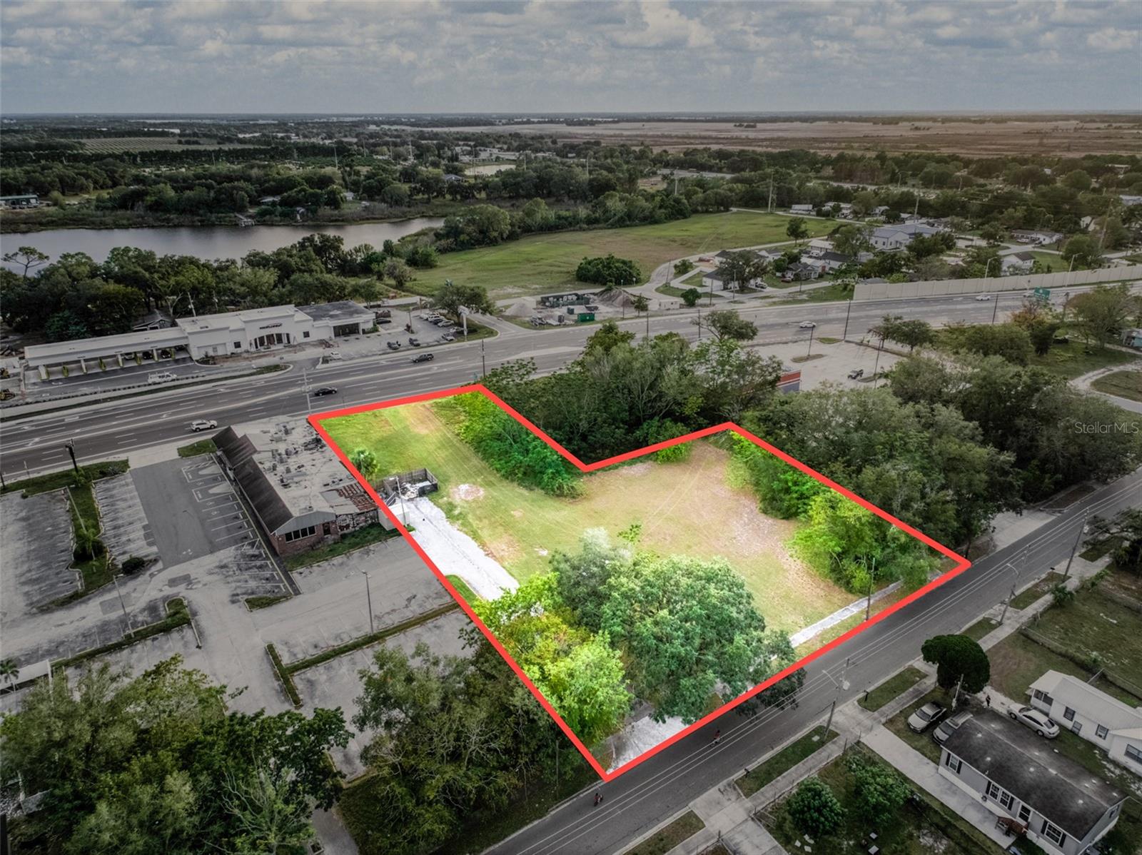 TWIN LAKE PARK - Land