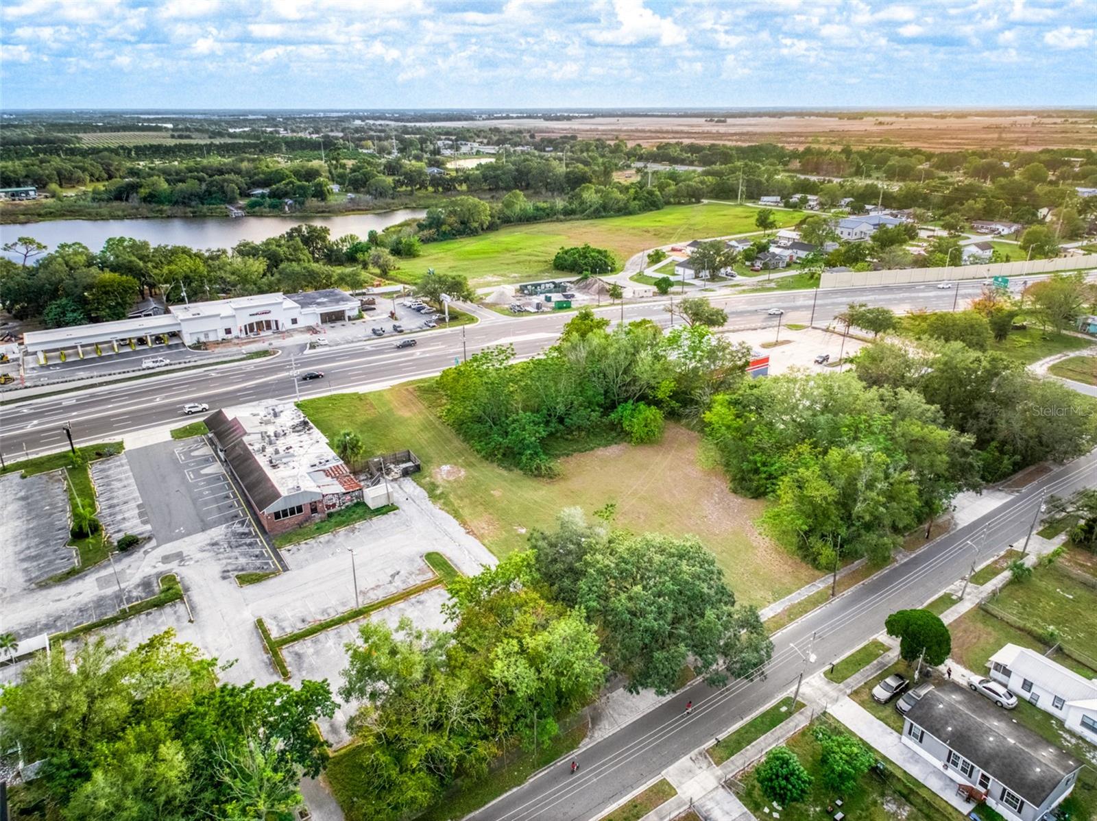 TWIN LAKE PARK - Land