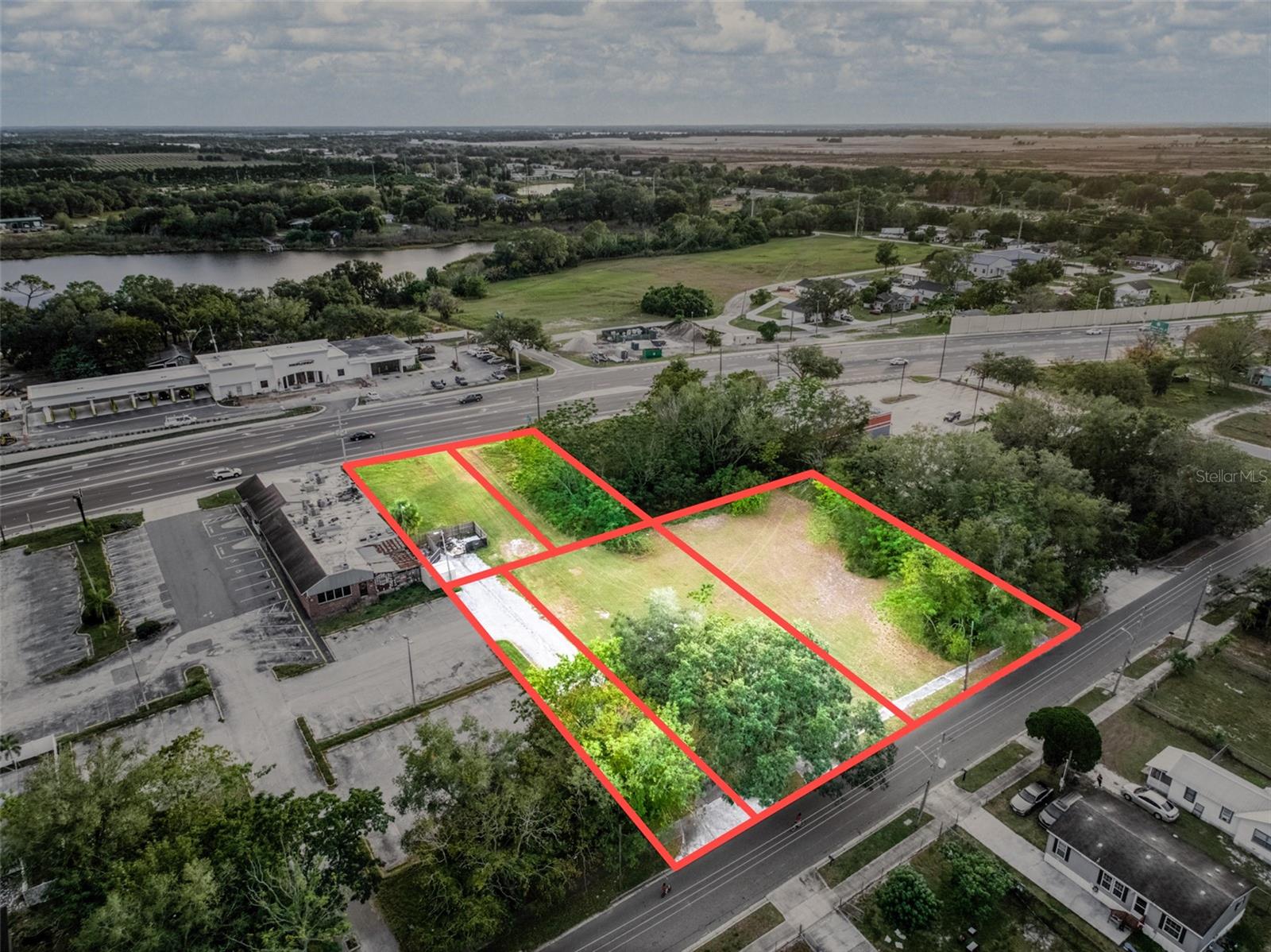 TWIN LAKE PARK - Land