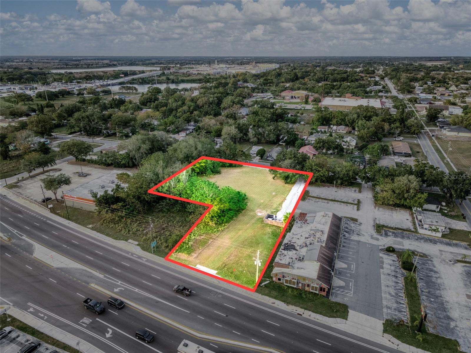 TWIN LAKE PARK - Land