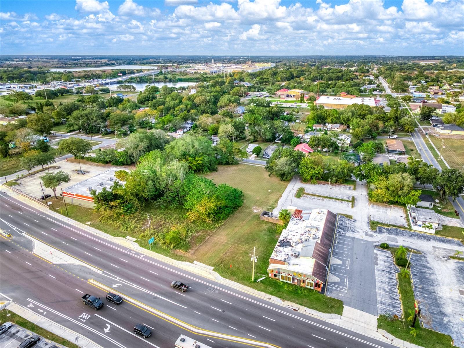 TWIN LAKE PARK - Land