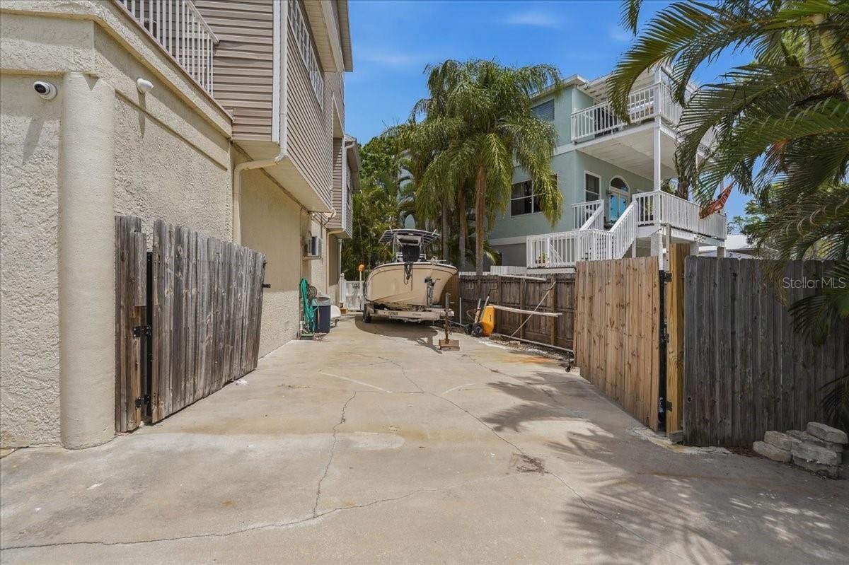 OZONA SHORES 1ST ADD - Residential