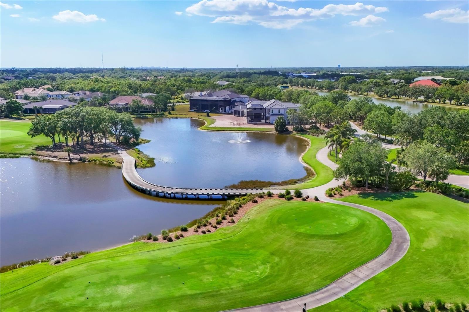 FOUNDERS CLUB - Residential