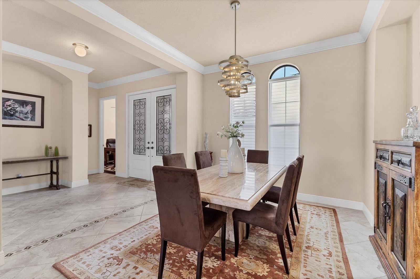 FOUNDERS CLUB - Residential