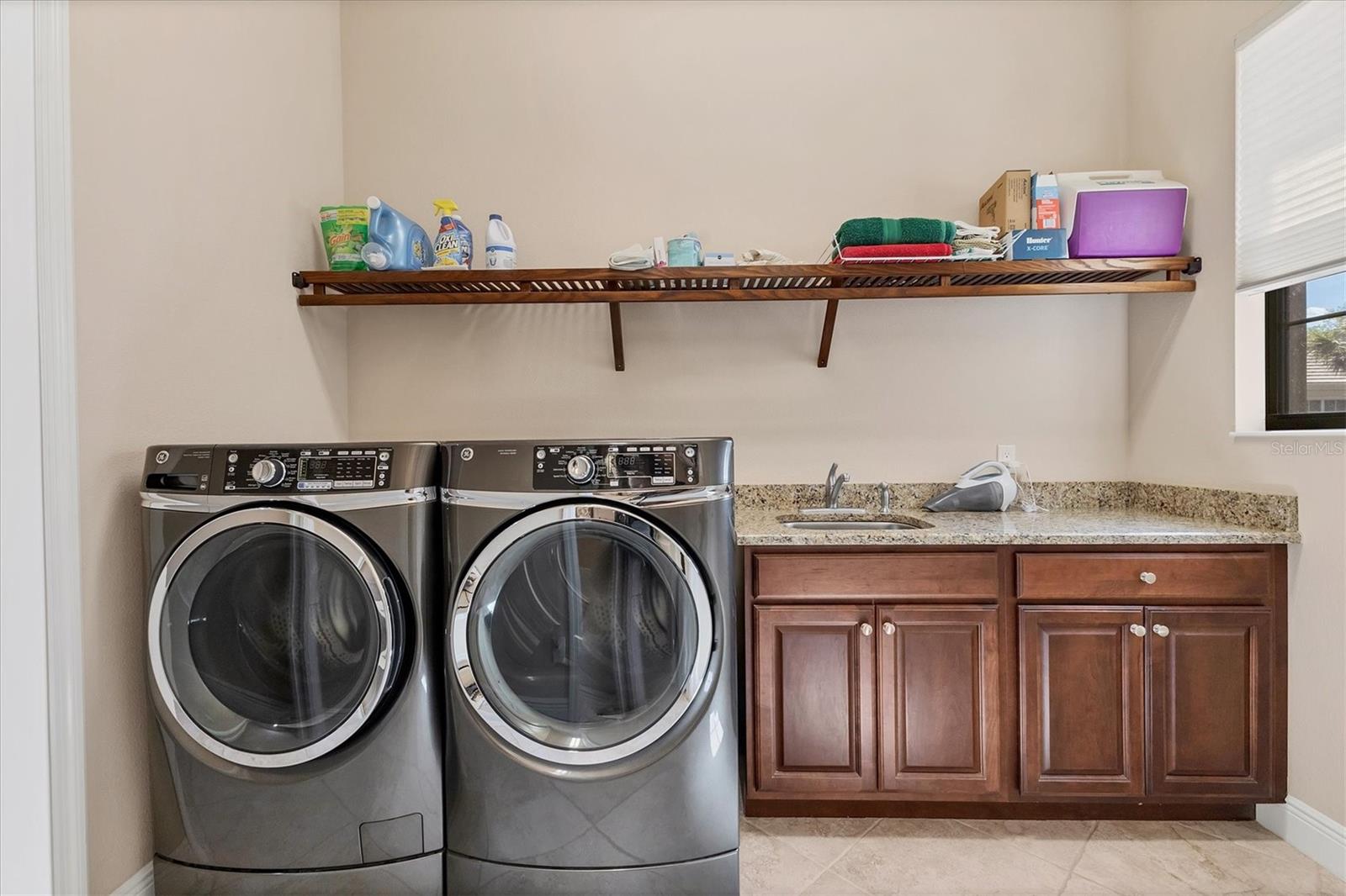 FOUNDERS CLUB - Residential