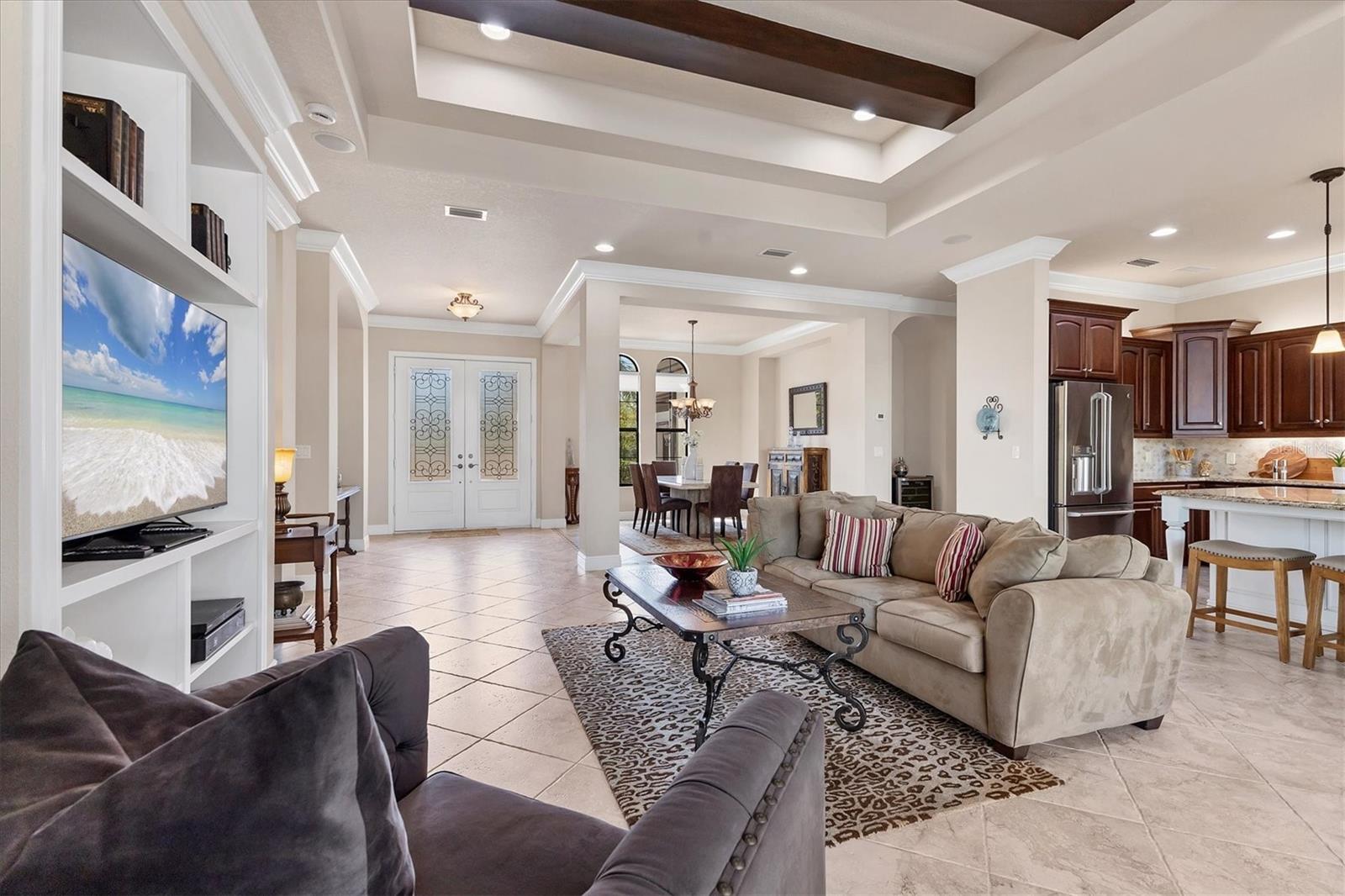 FOUNDERS CLUB - Residential