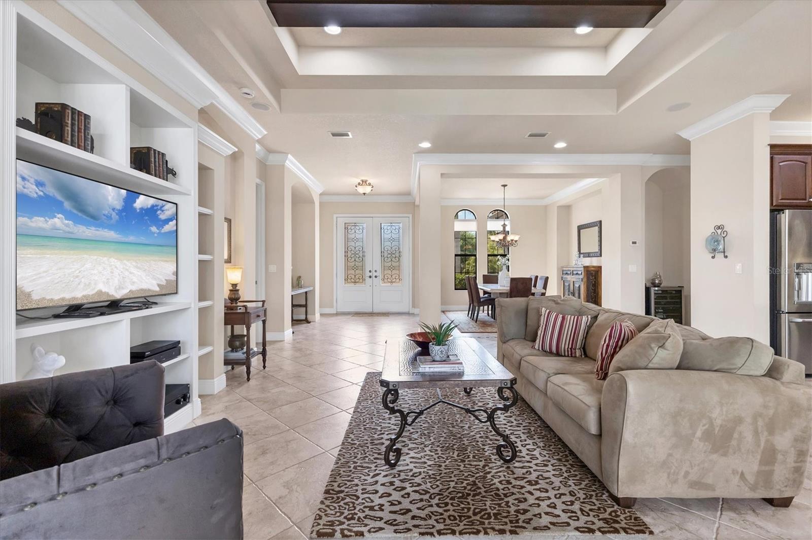 FOUNDERS CLUB - Residential