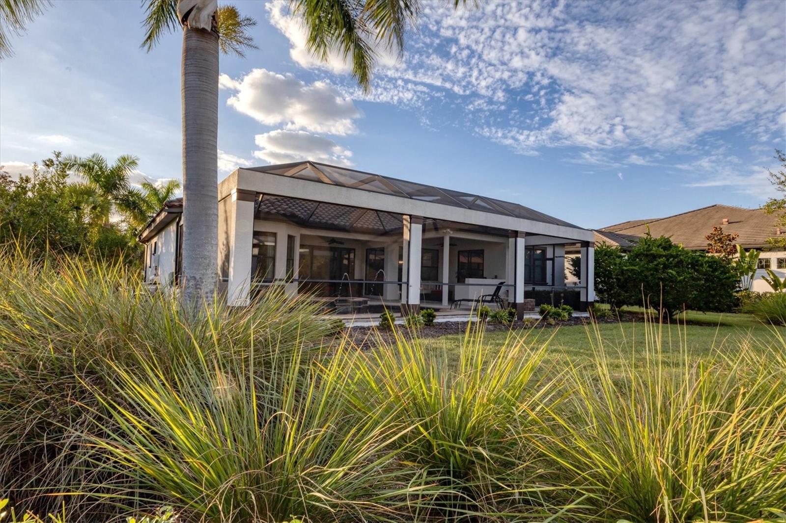 FOUNDERS CLUB - Residential