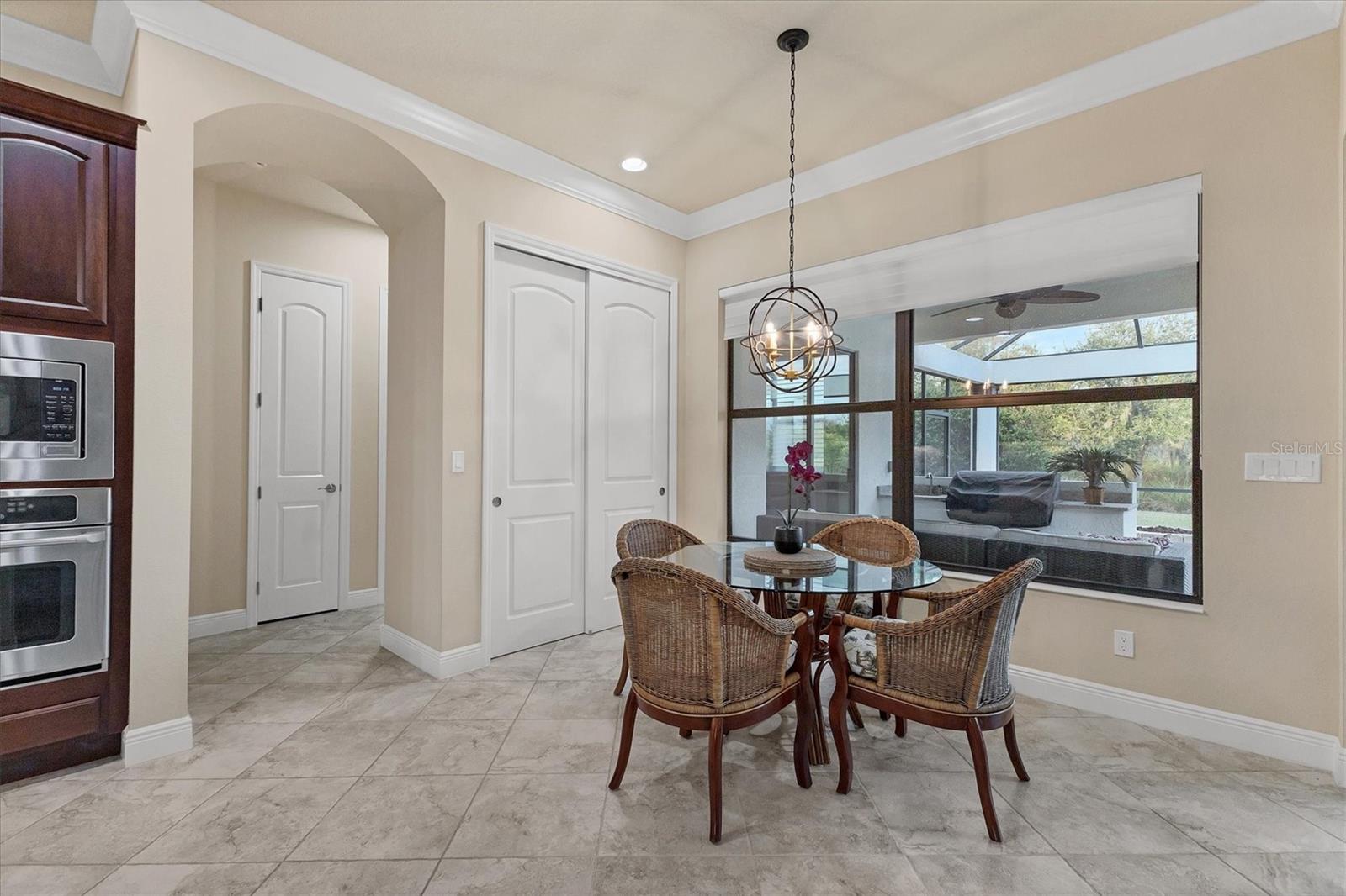 FOUNDERS CLUB - Residential