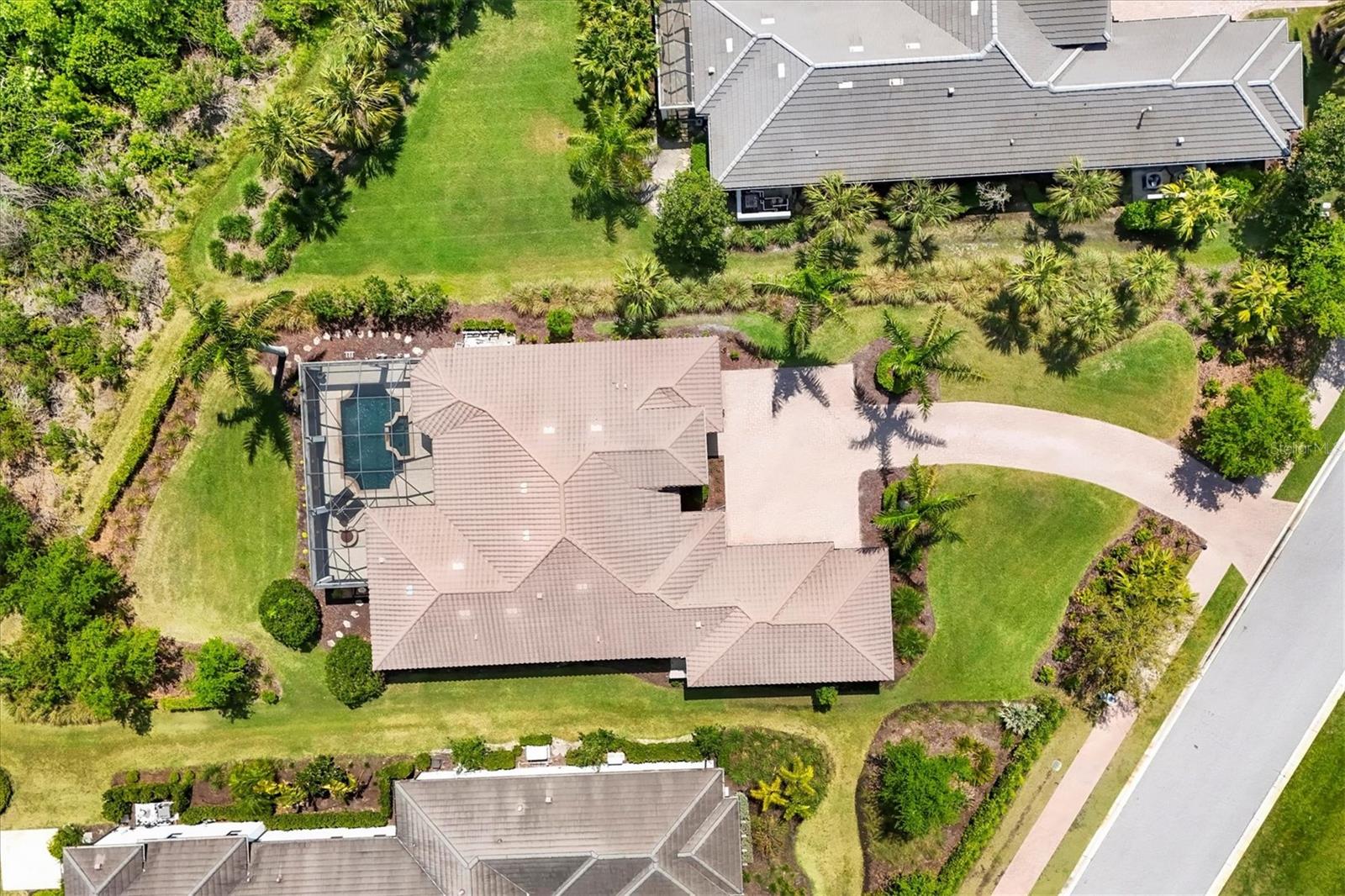 FOUNDERS CLUB - Residential