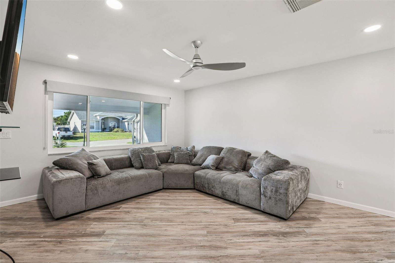 LAKE SEMINOLE VISTA SUB - Residential