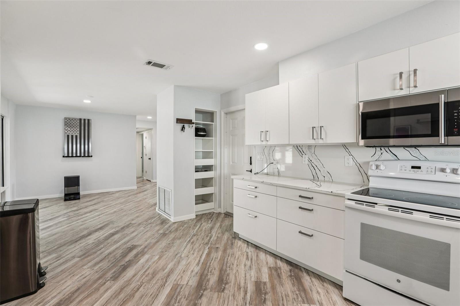 LAKE SEMINOLE VISTA SUB - Residential