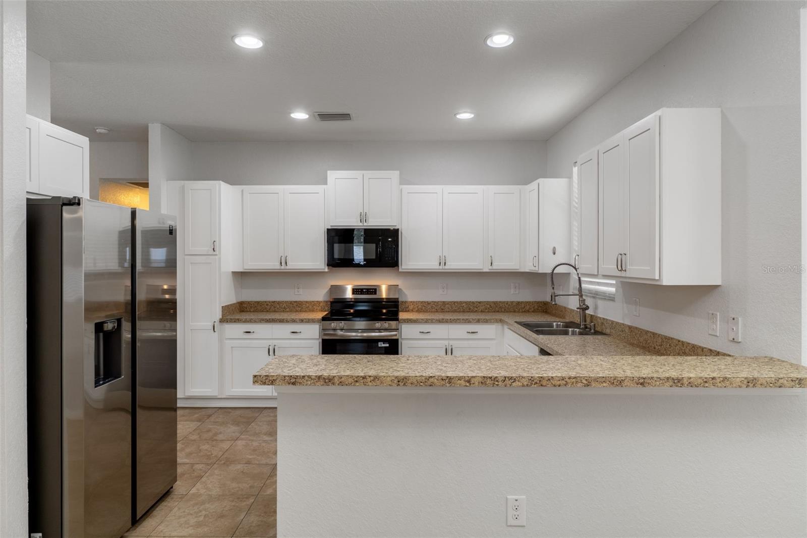 ROYAL HIGHLANDS - Residential