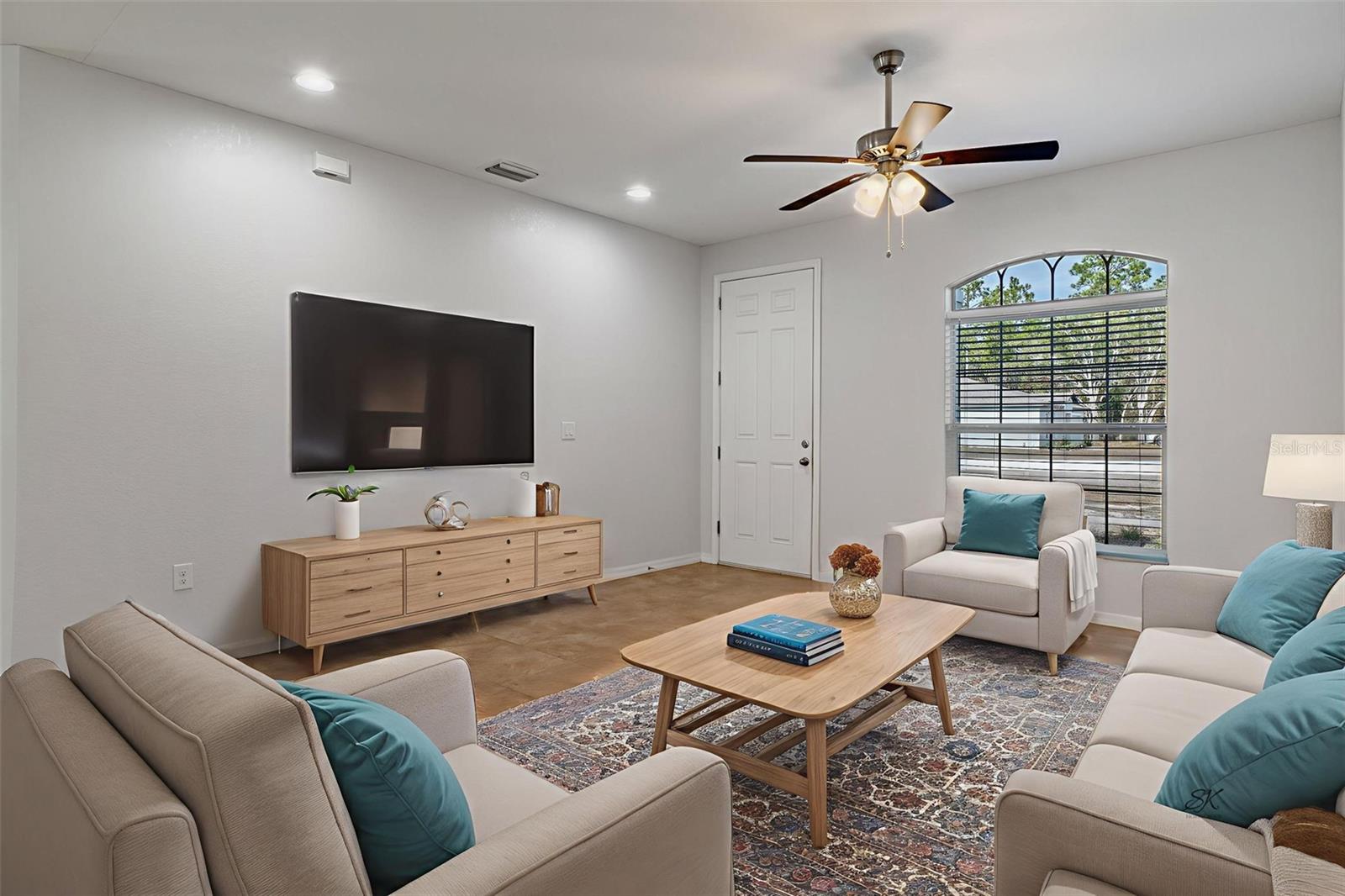 ROYAL HIGHLANDS - Residential